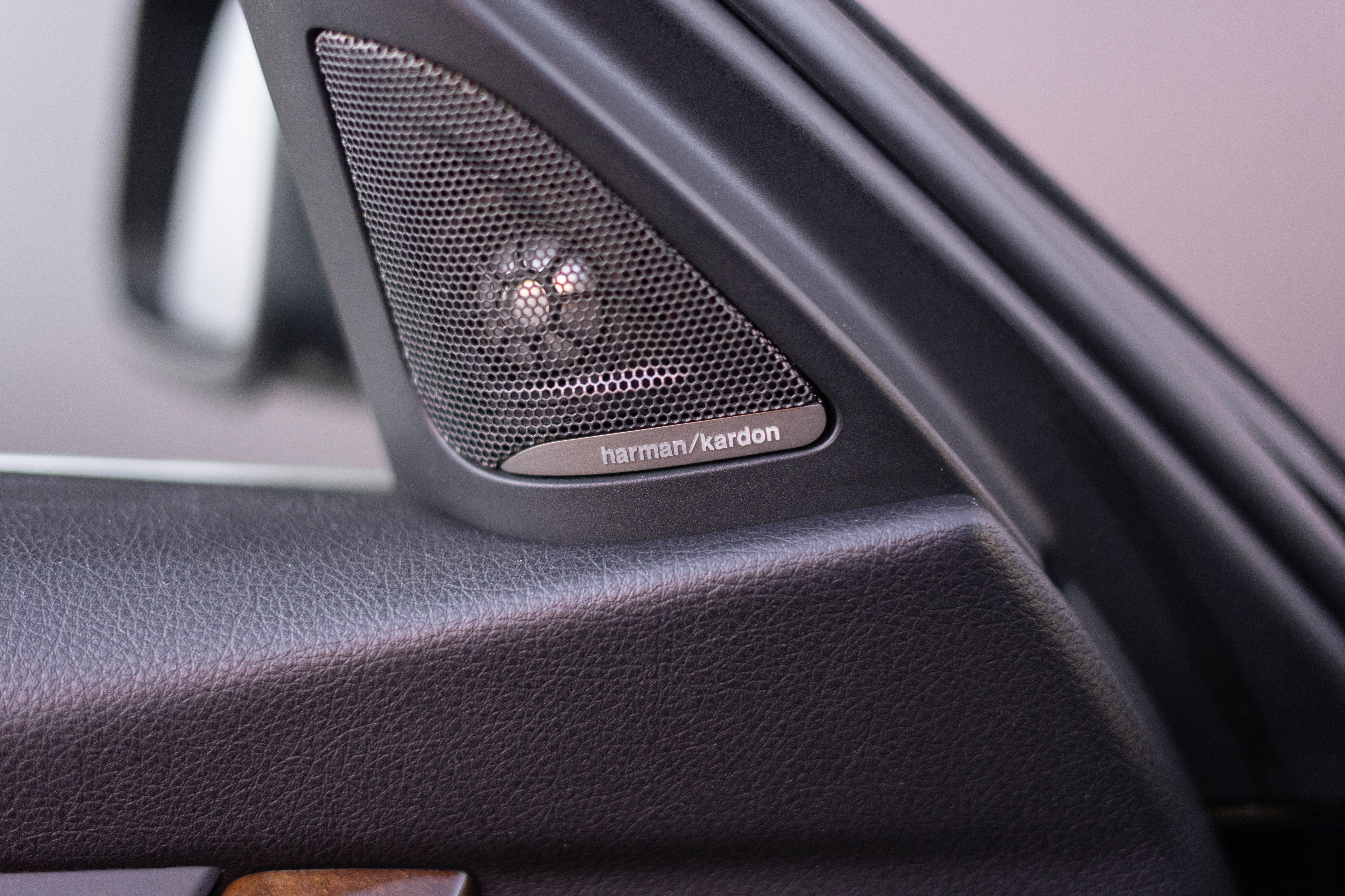 Car image 28
