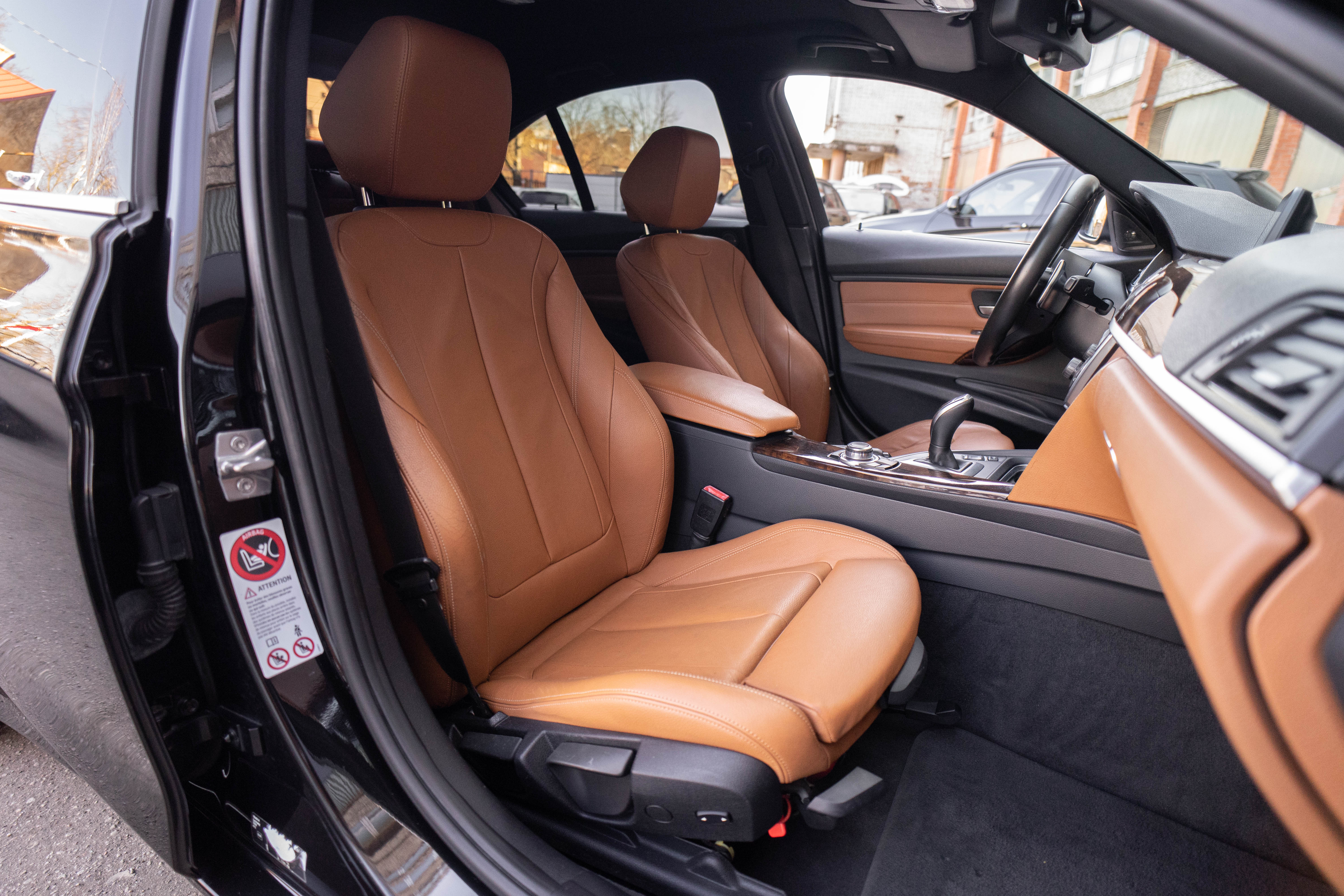 Car image 32