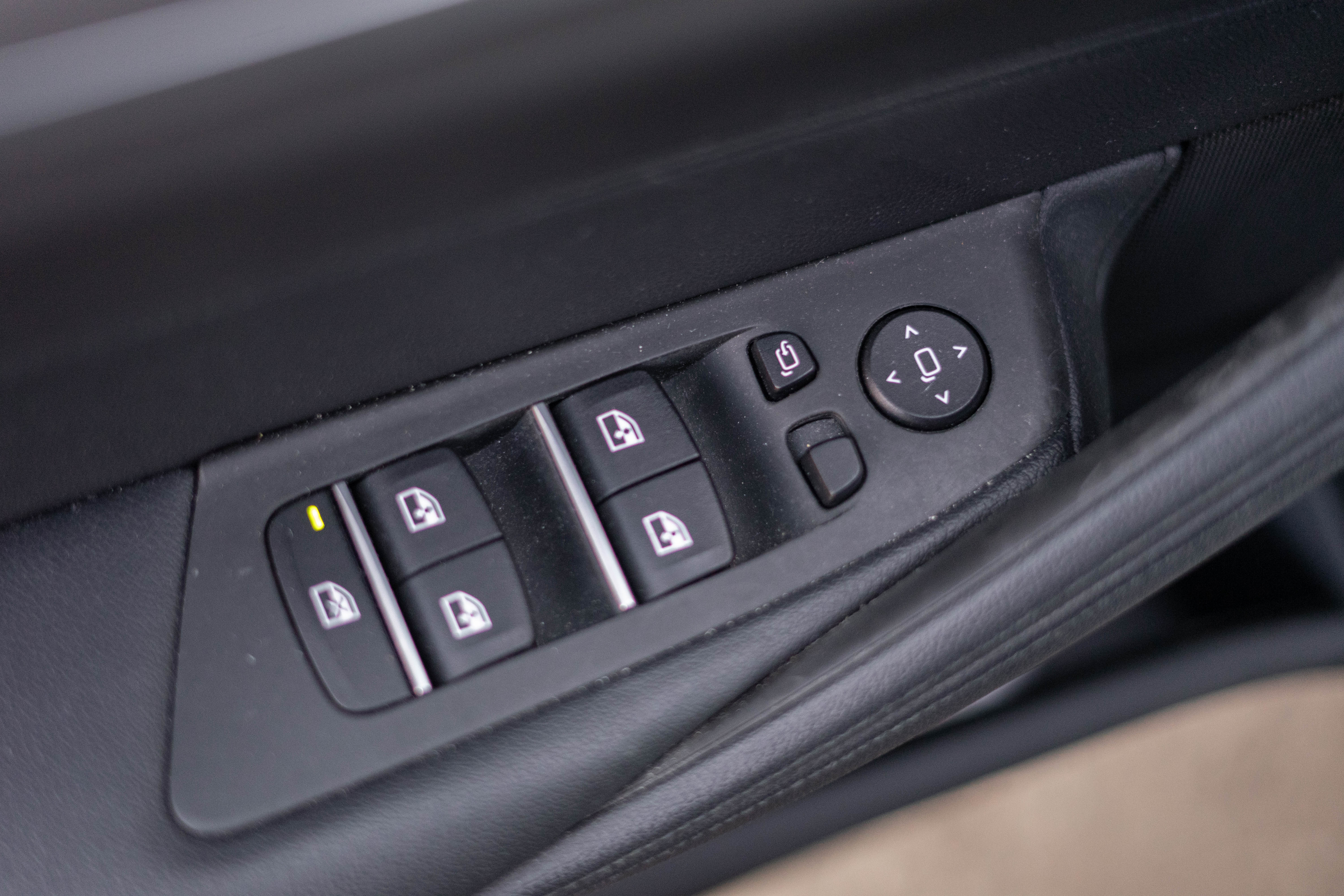 Car image 28