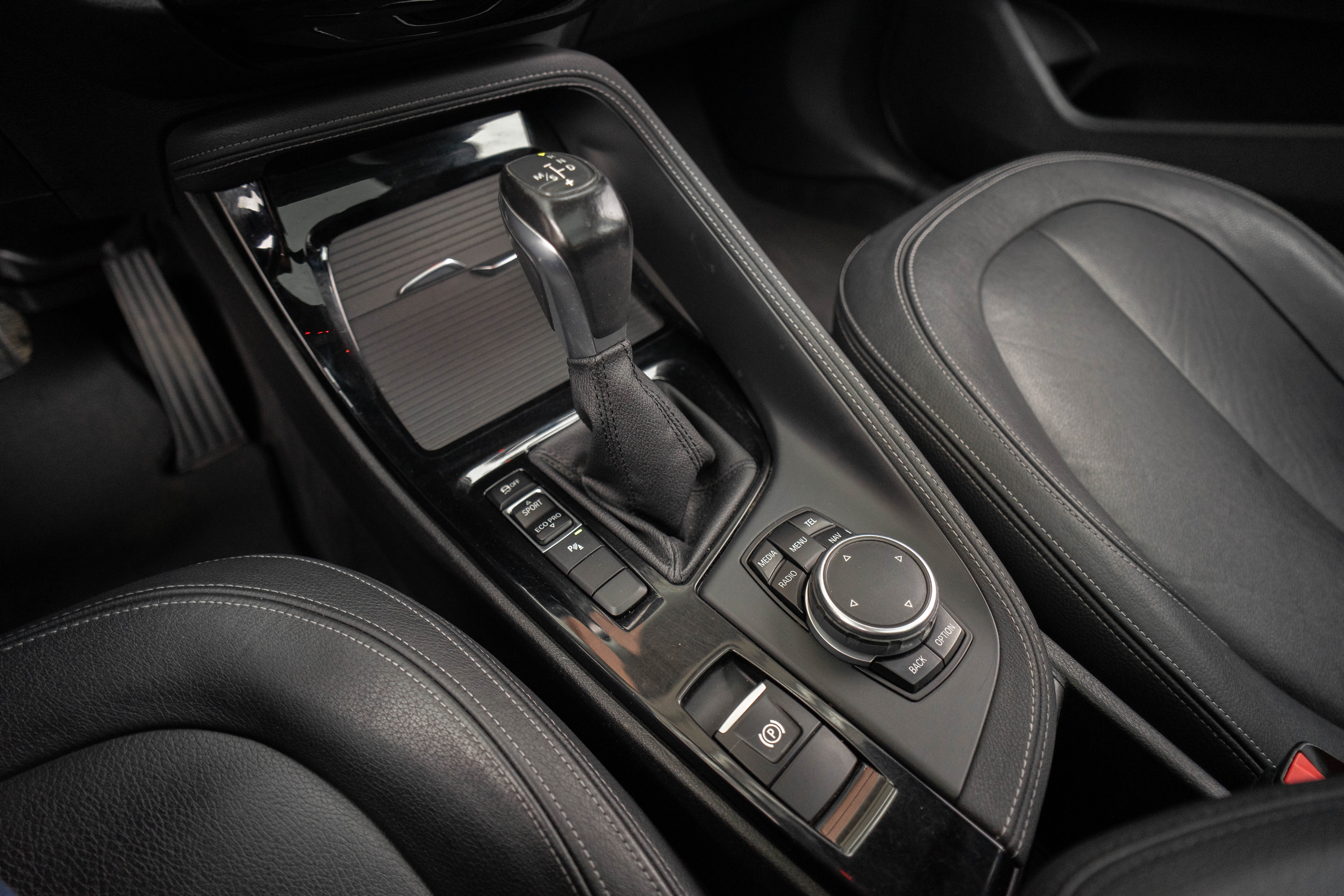 Car image 25