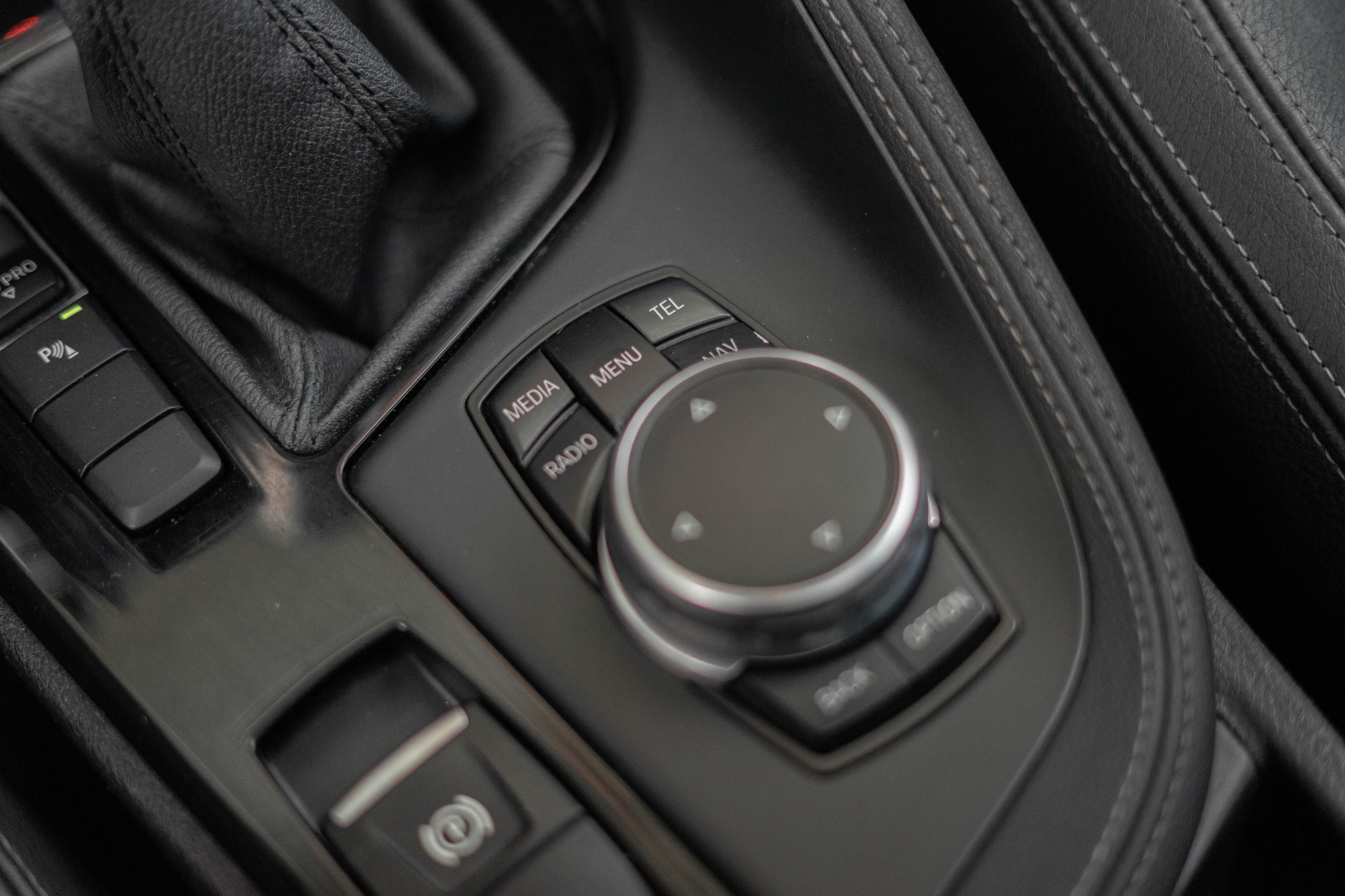 Car image 28