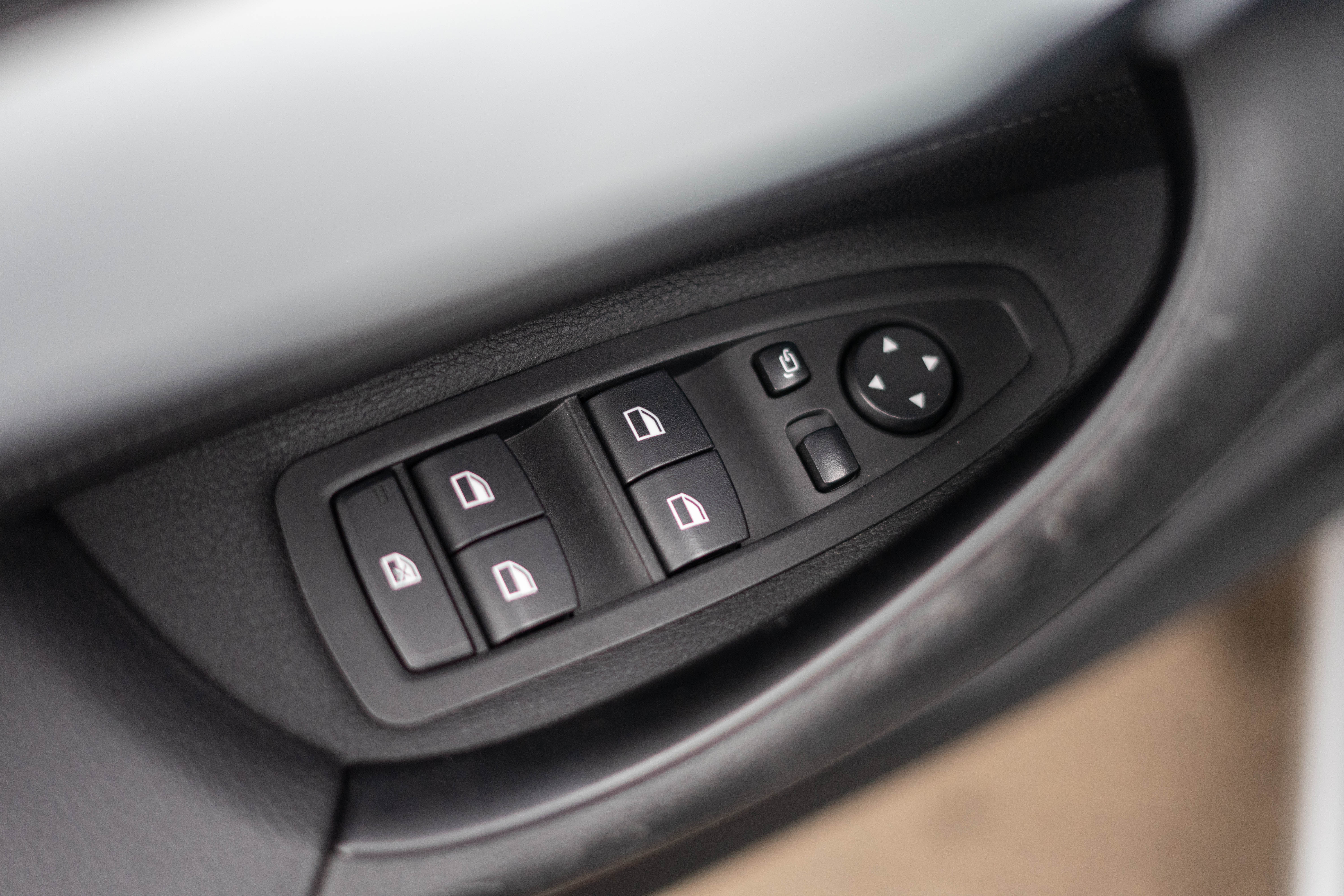 Car image 29