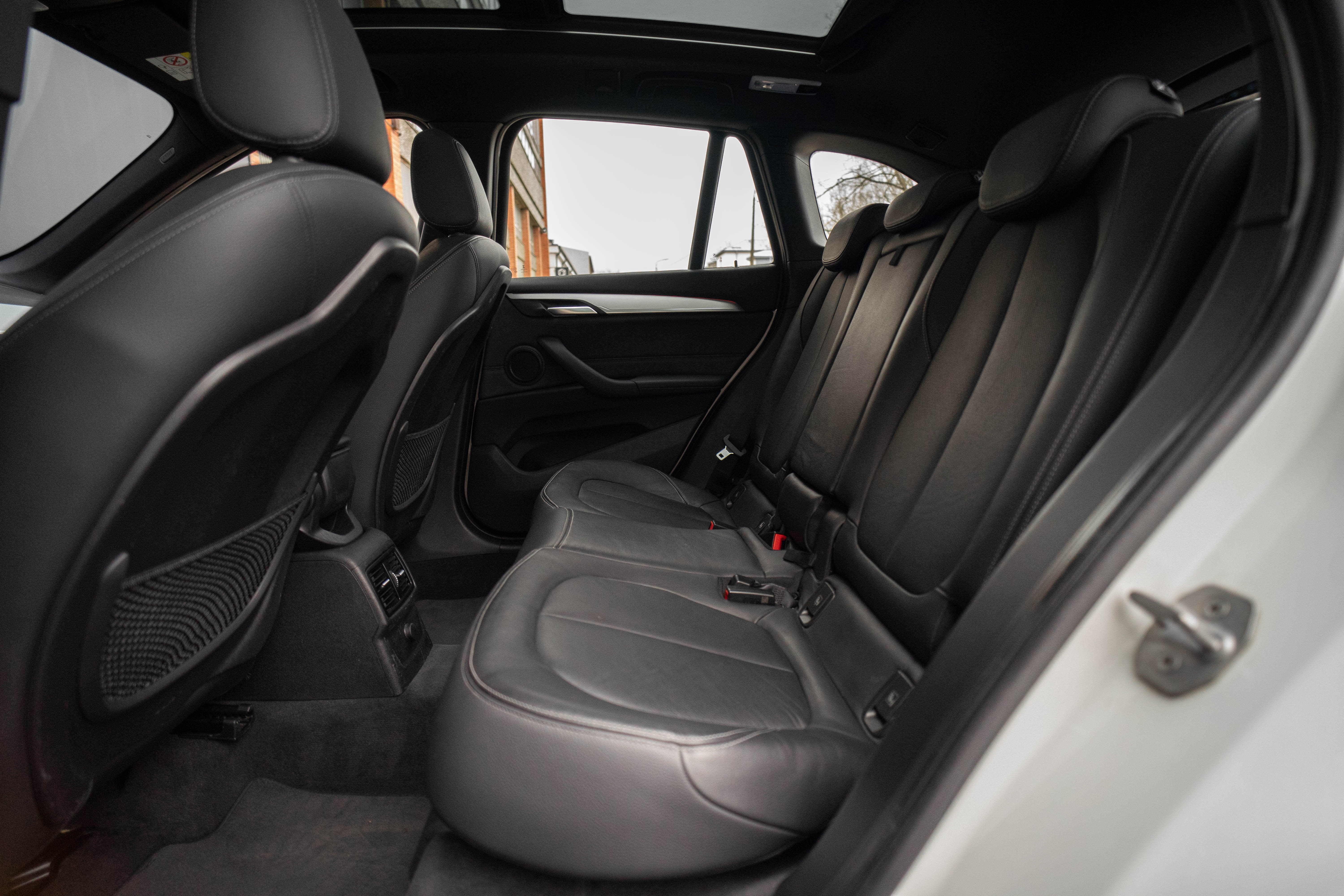 Car image 32
