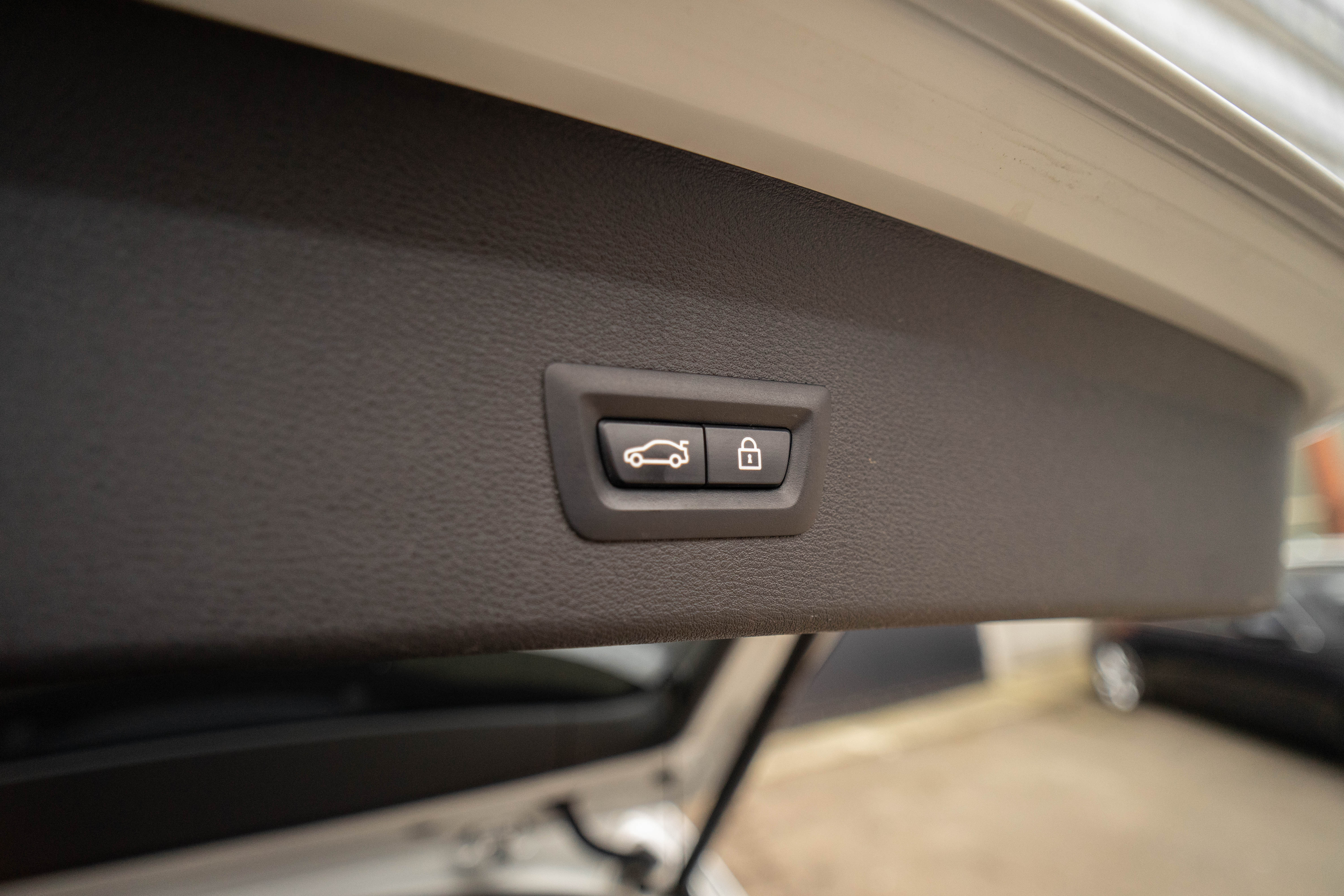 Car image 35