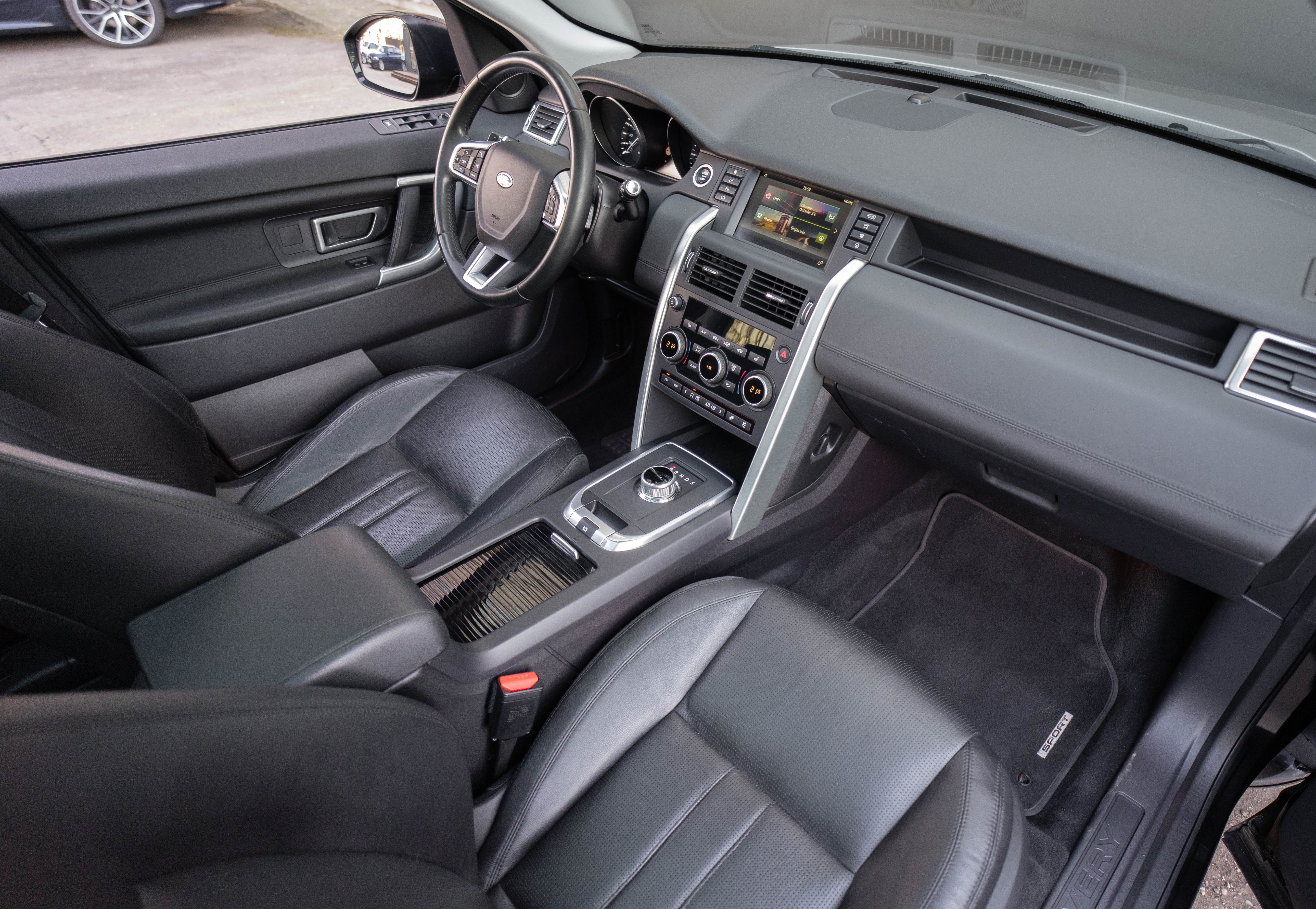 Car image 24