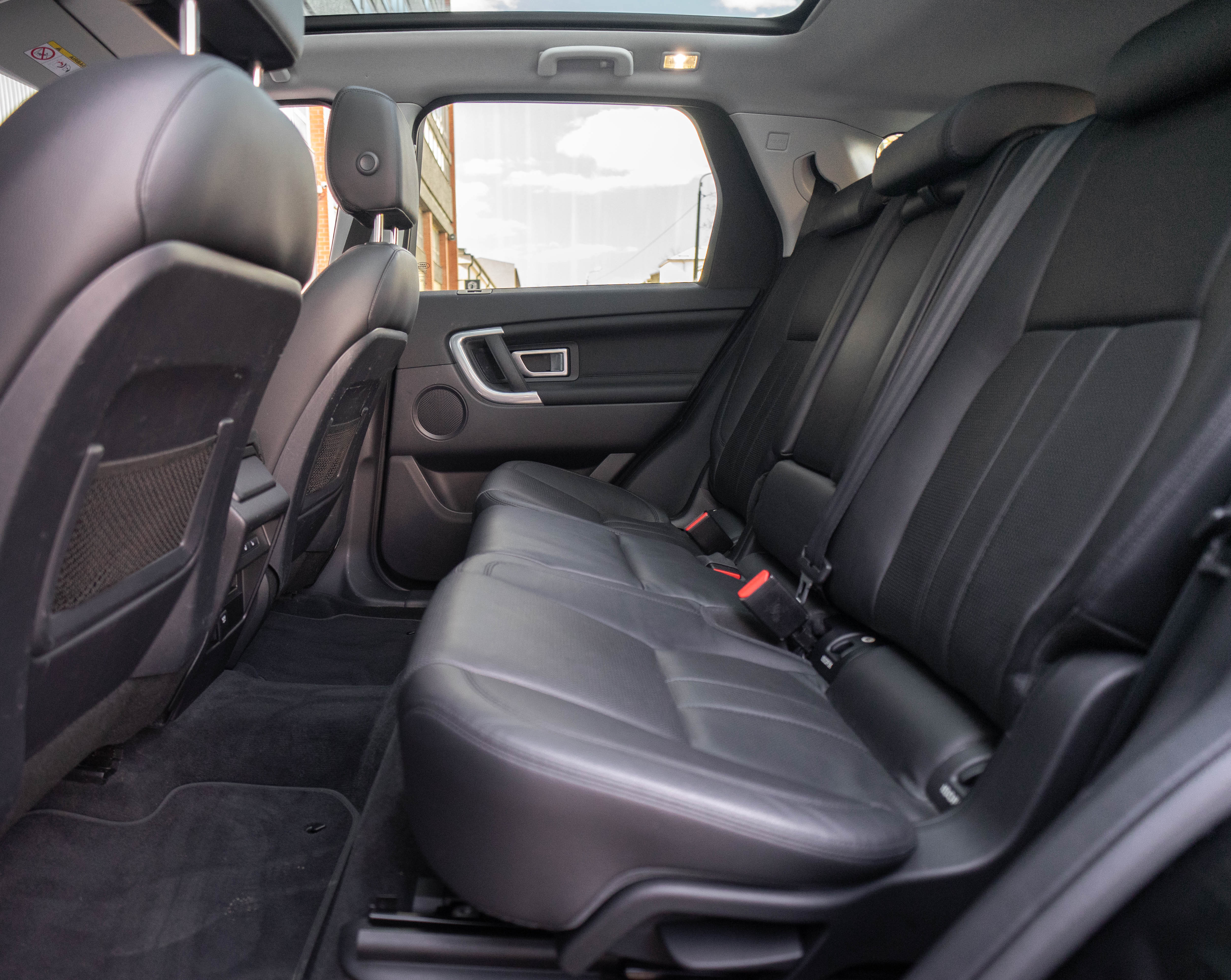Car image 26
