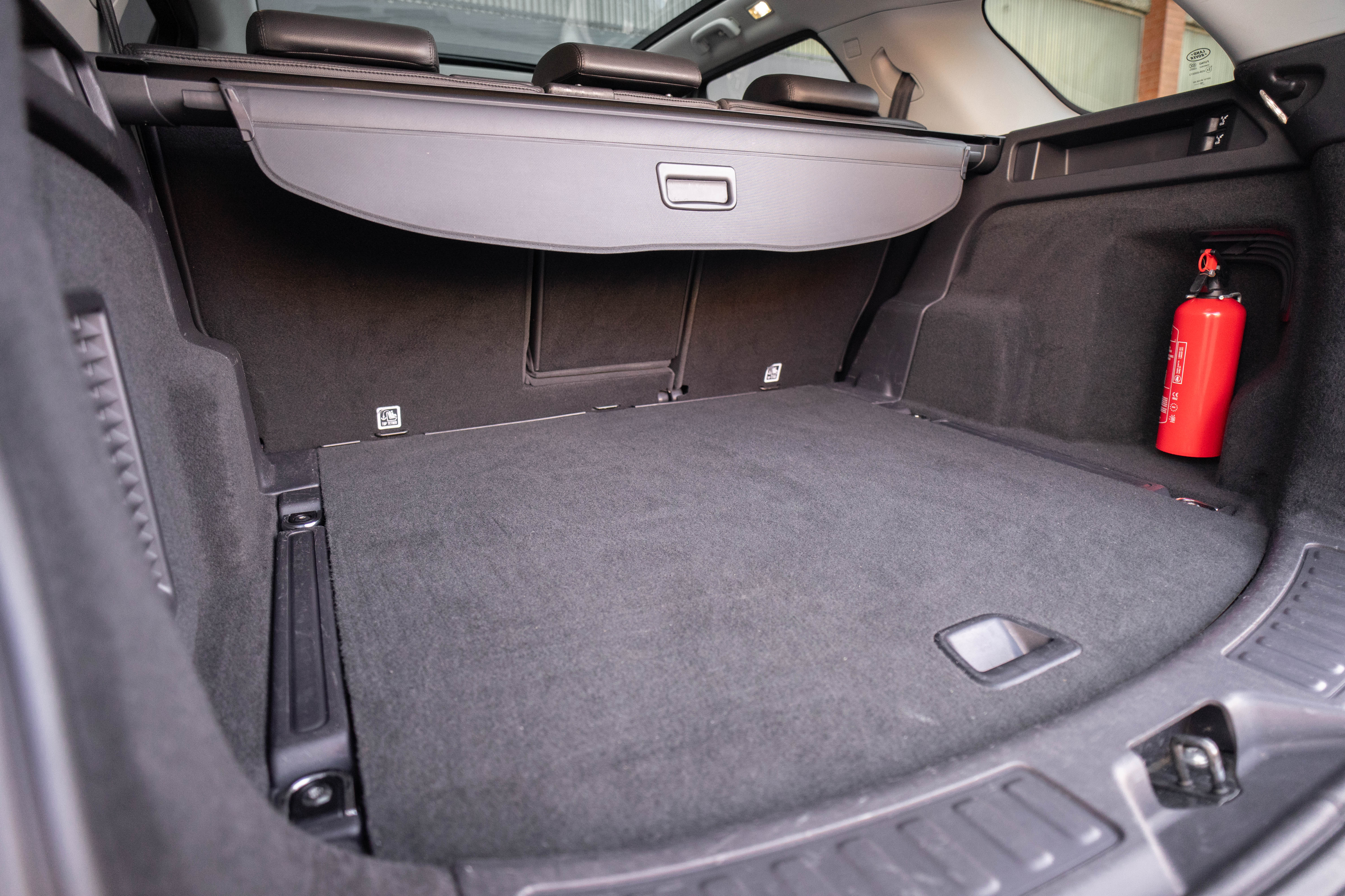 Car image 28