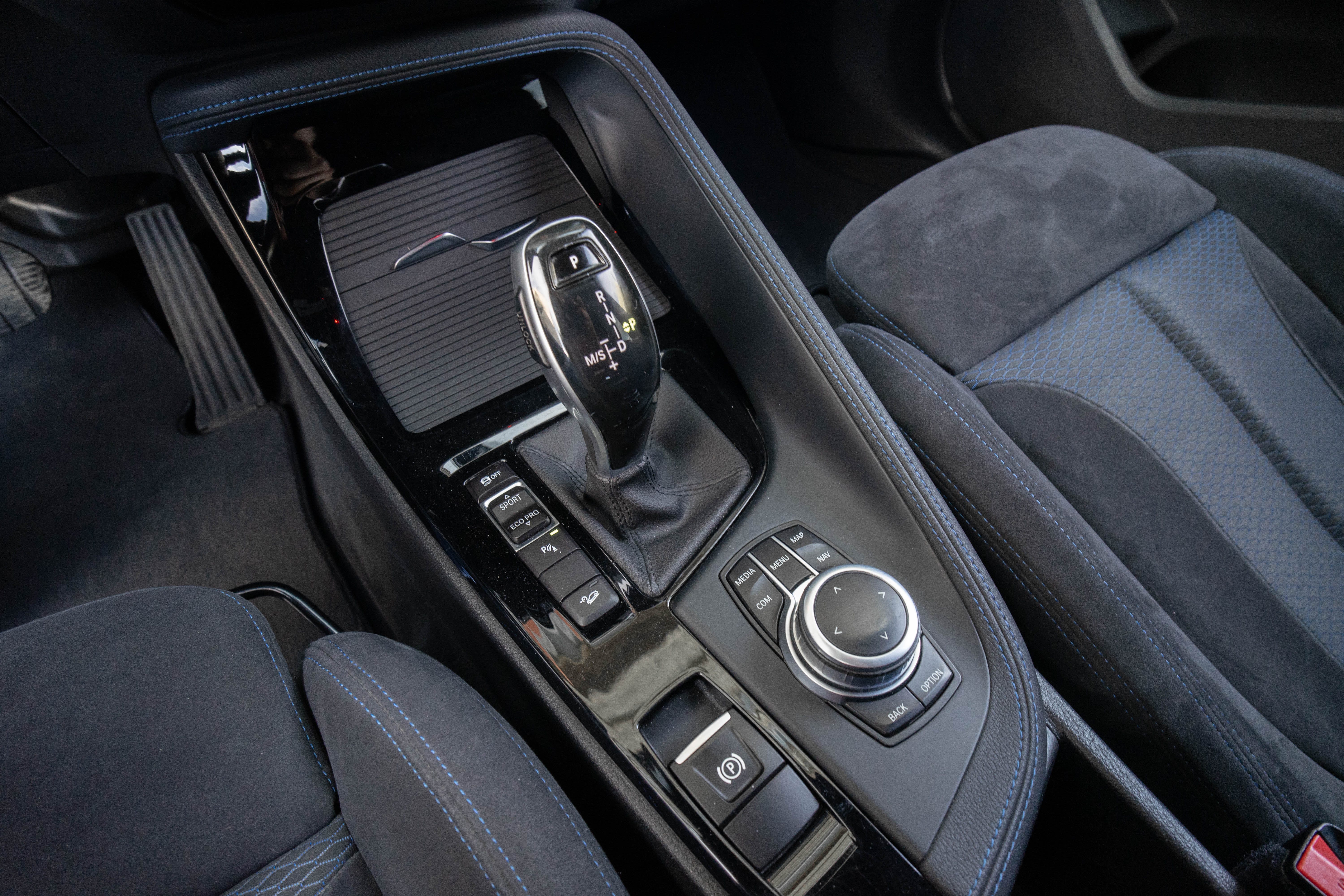 Car image 25