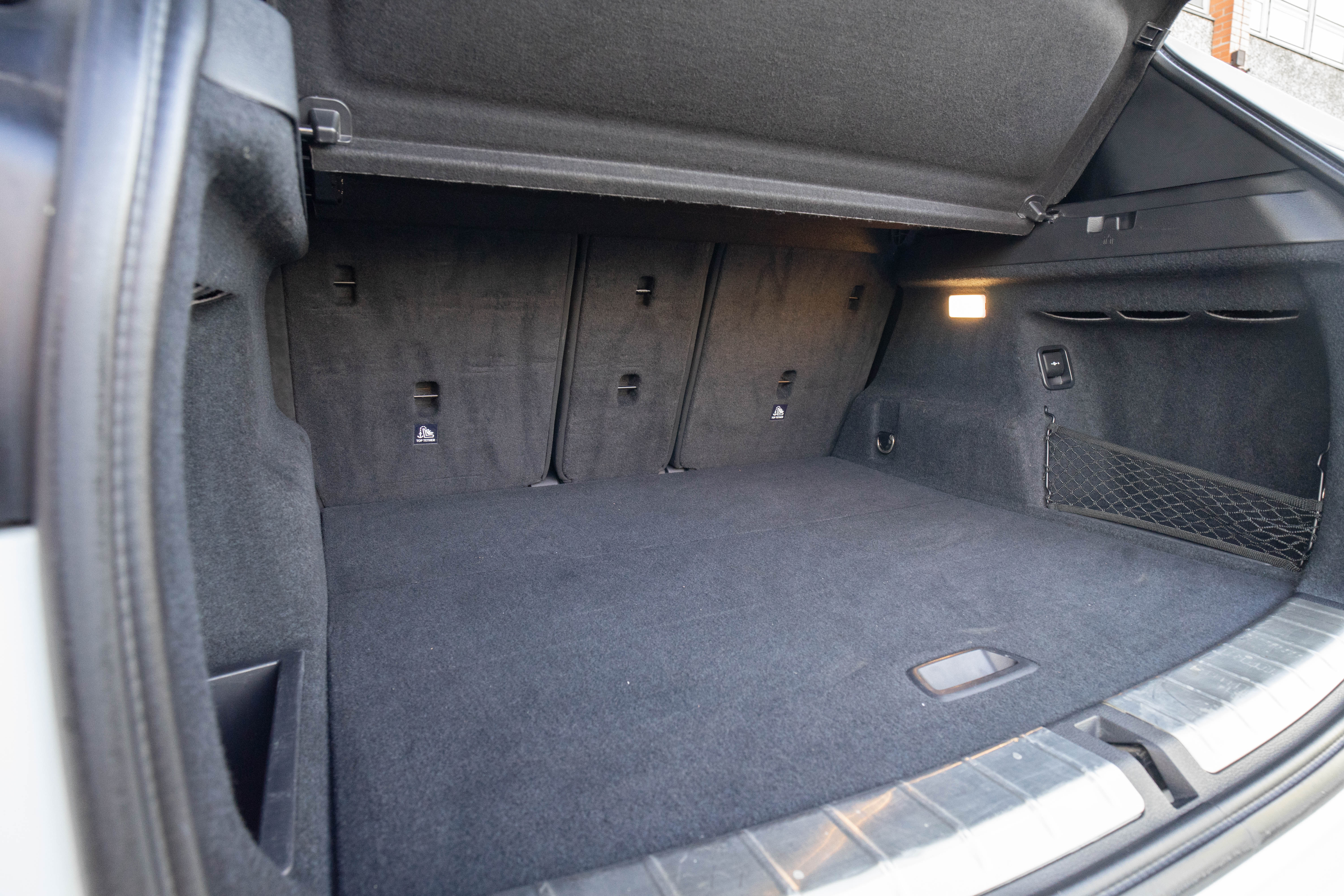 Car image 32