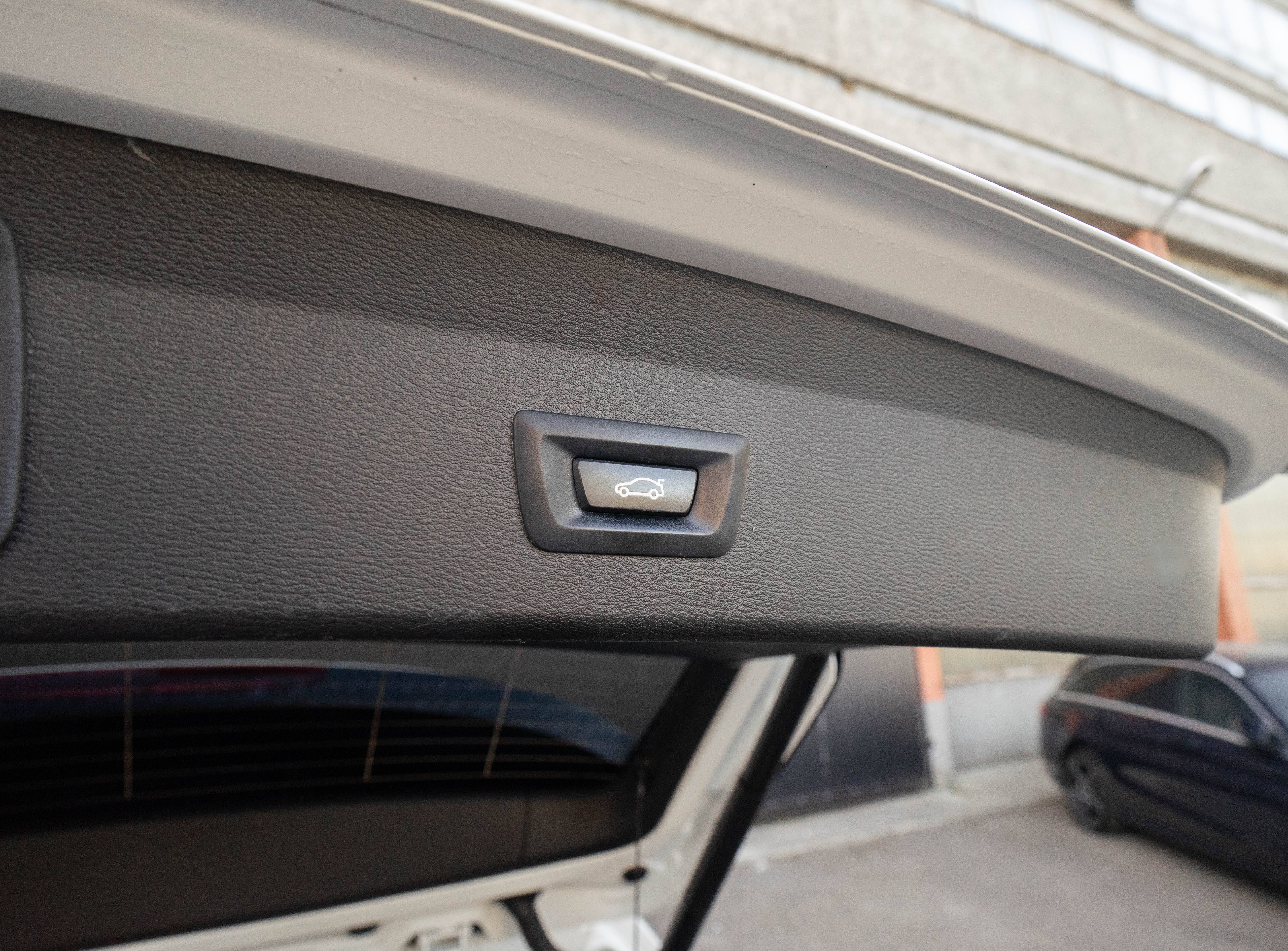 Car image 33