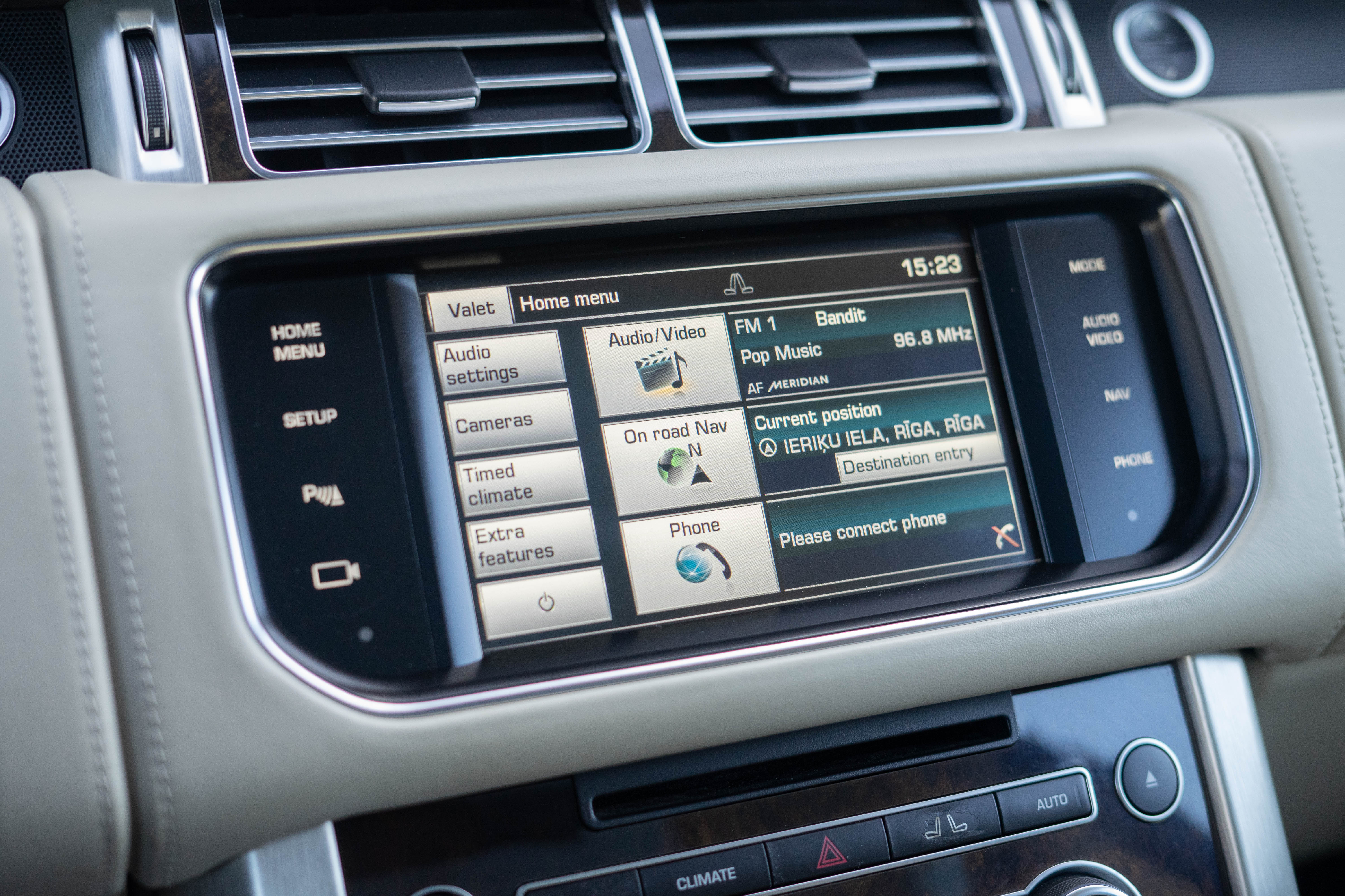 Car image 18