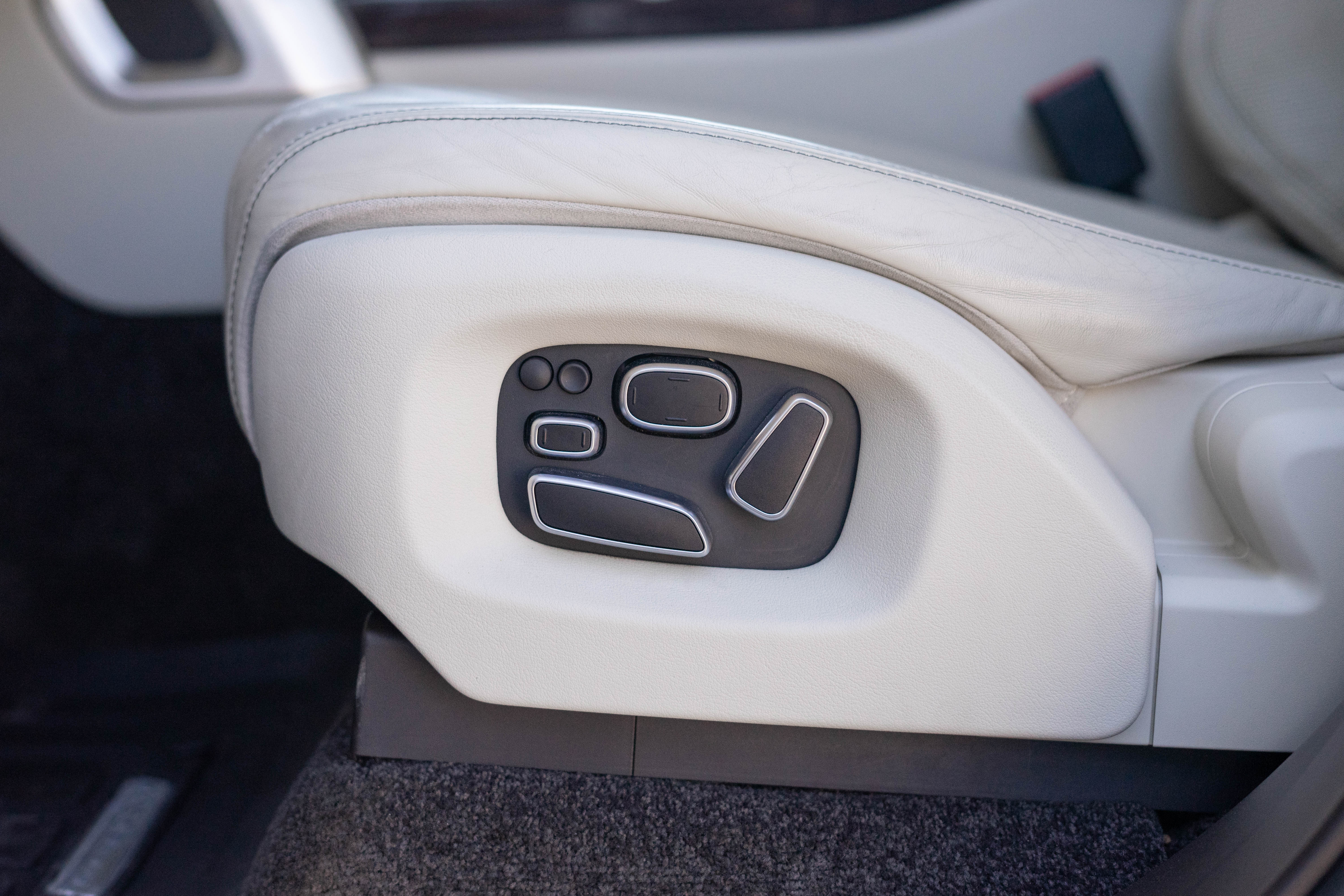 Car image 32