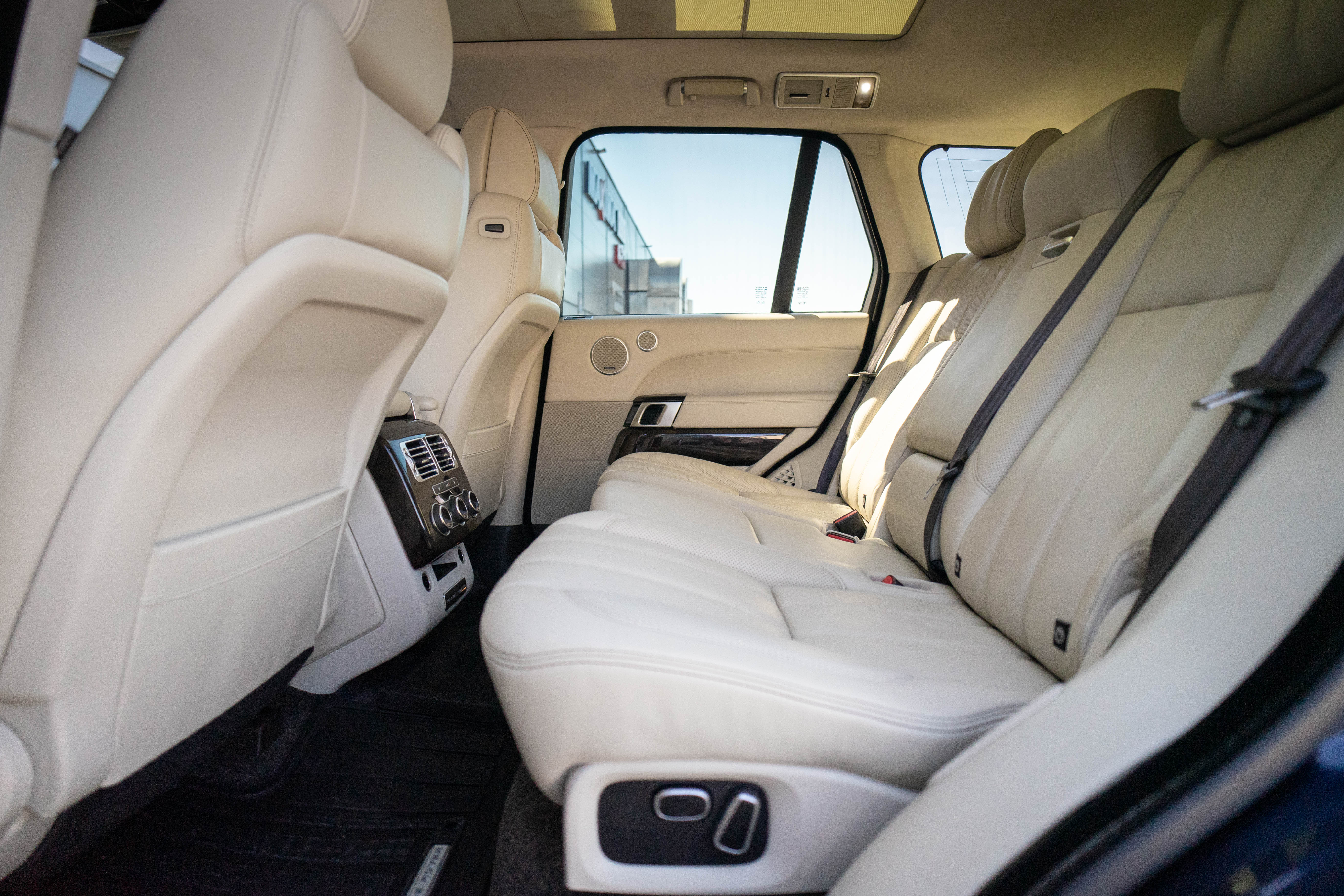 Car image 36