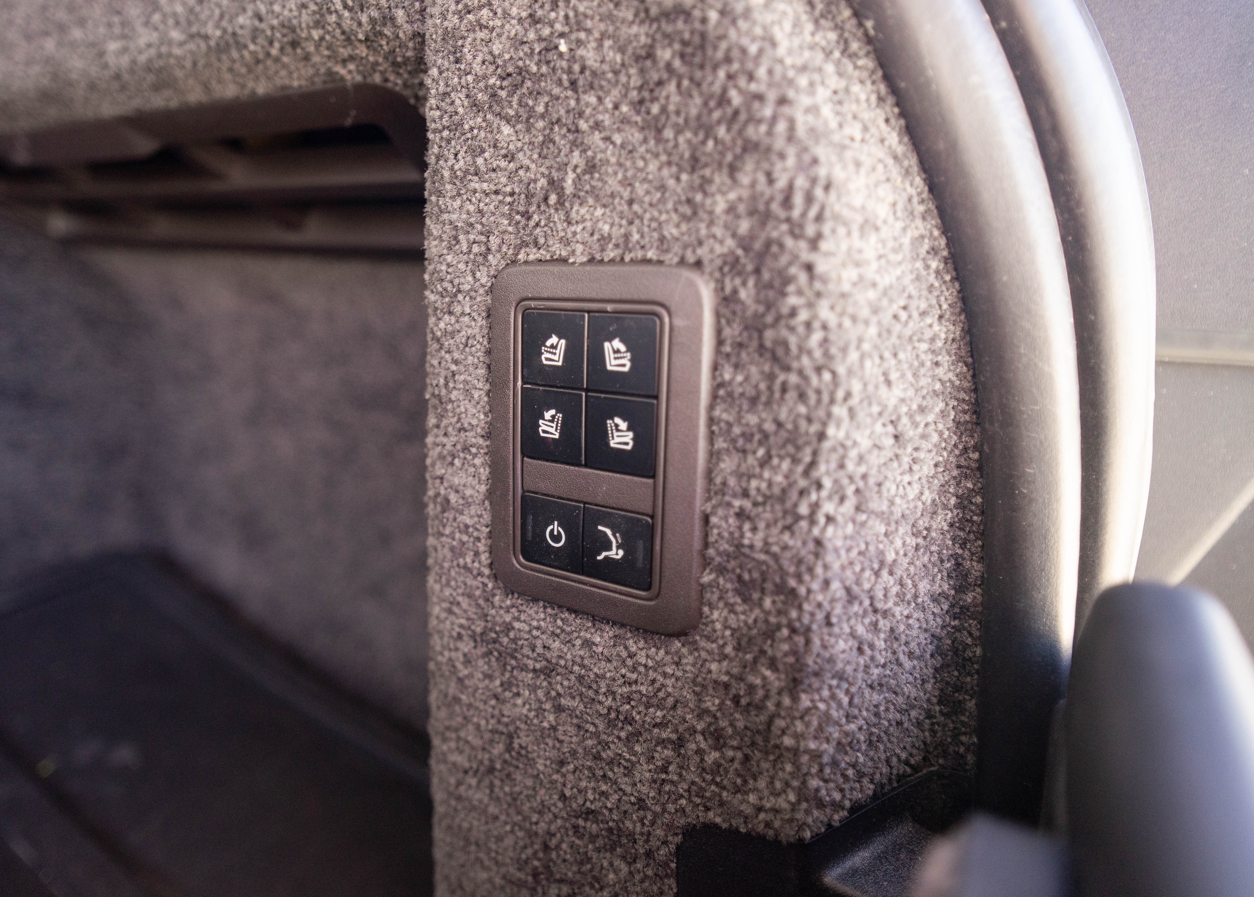 Car image 40