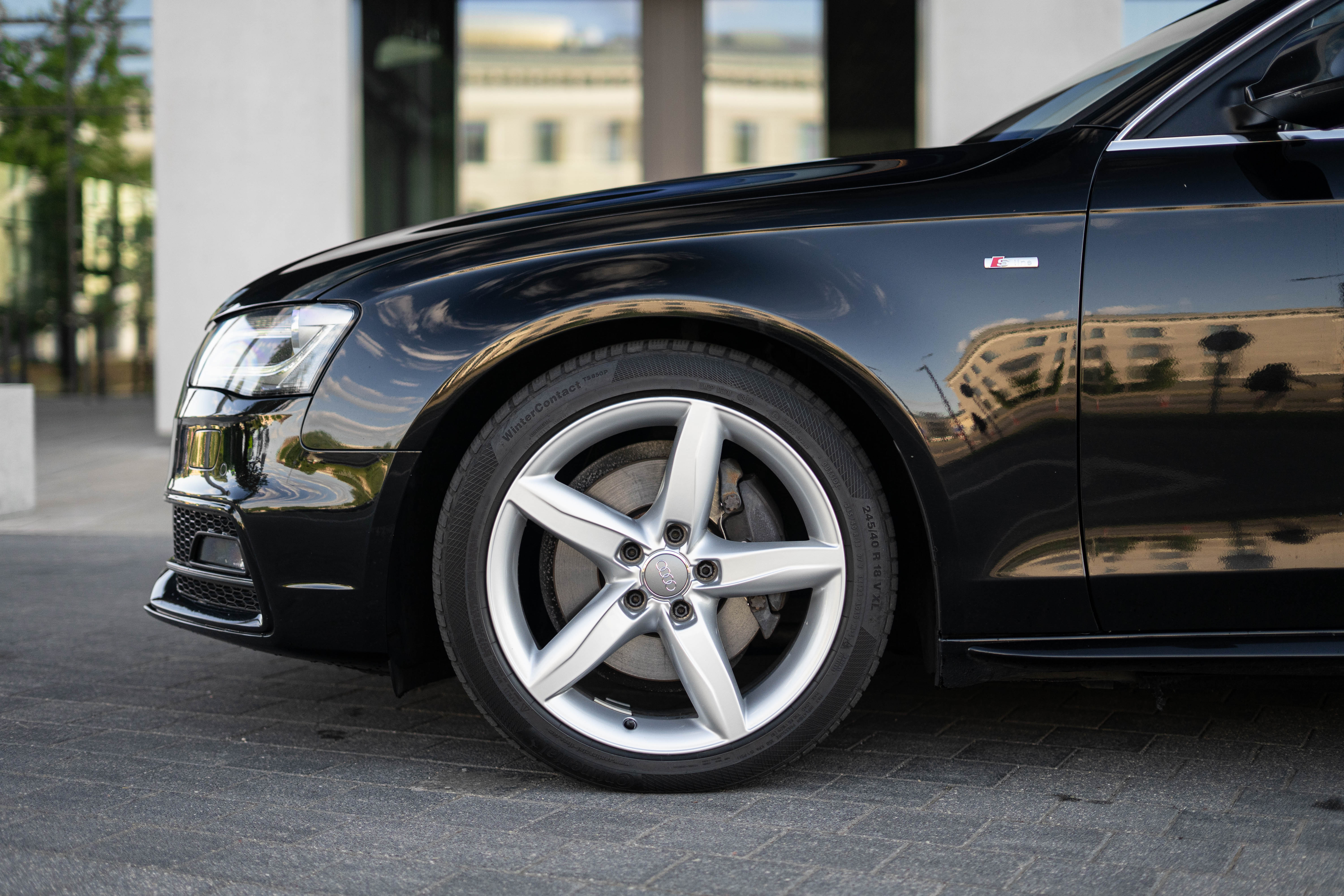 Car image 11