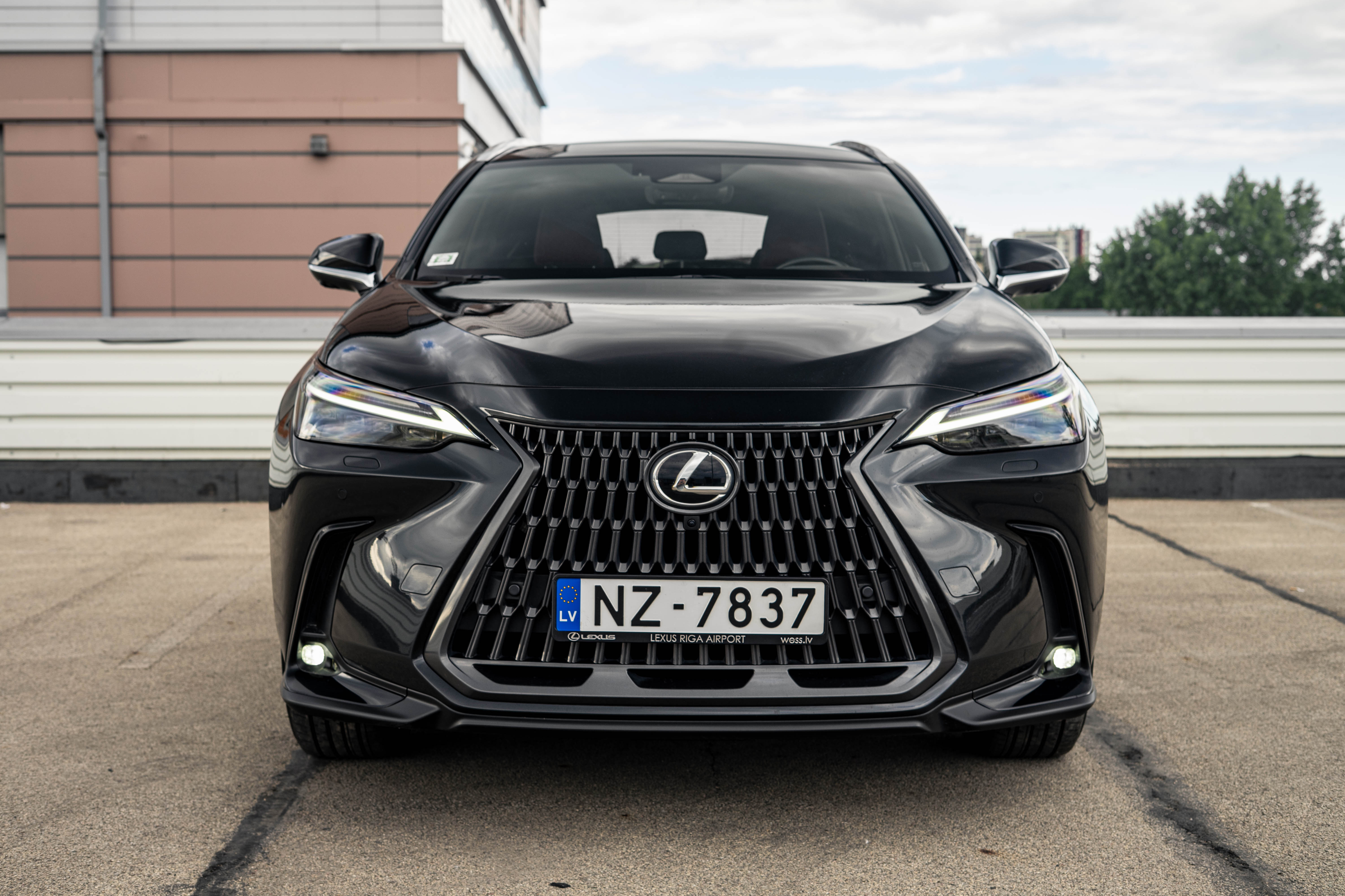 Car image 2
