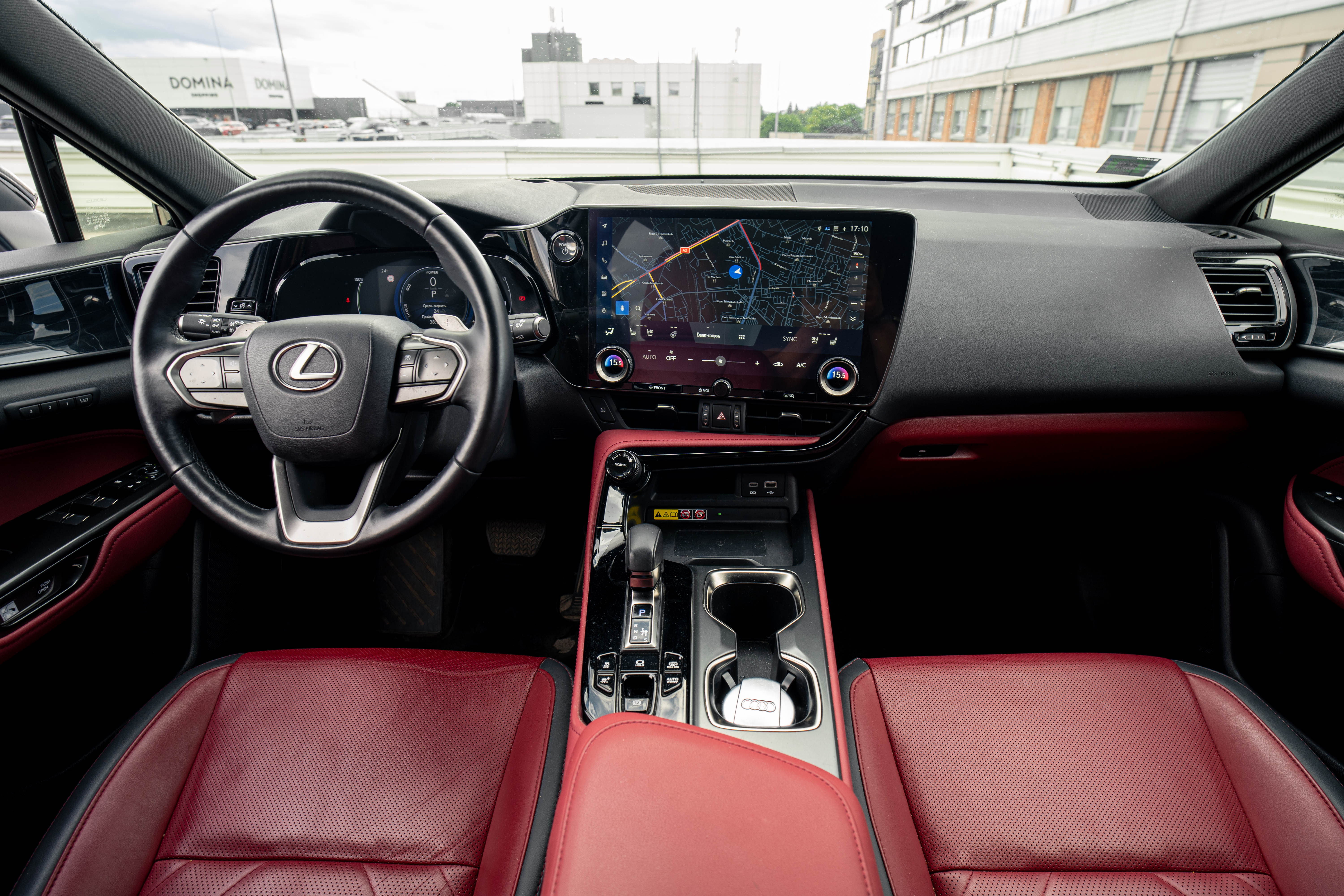 Car image 13