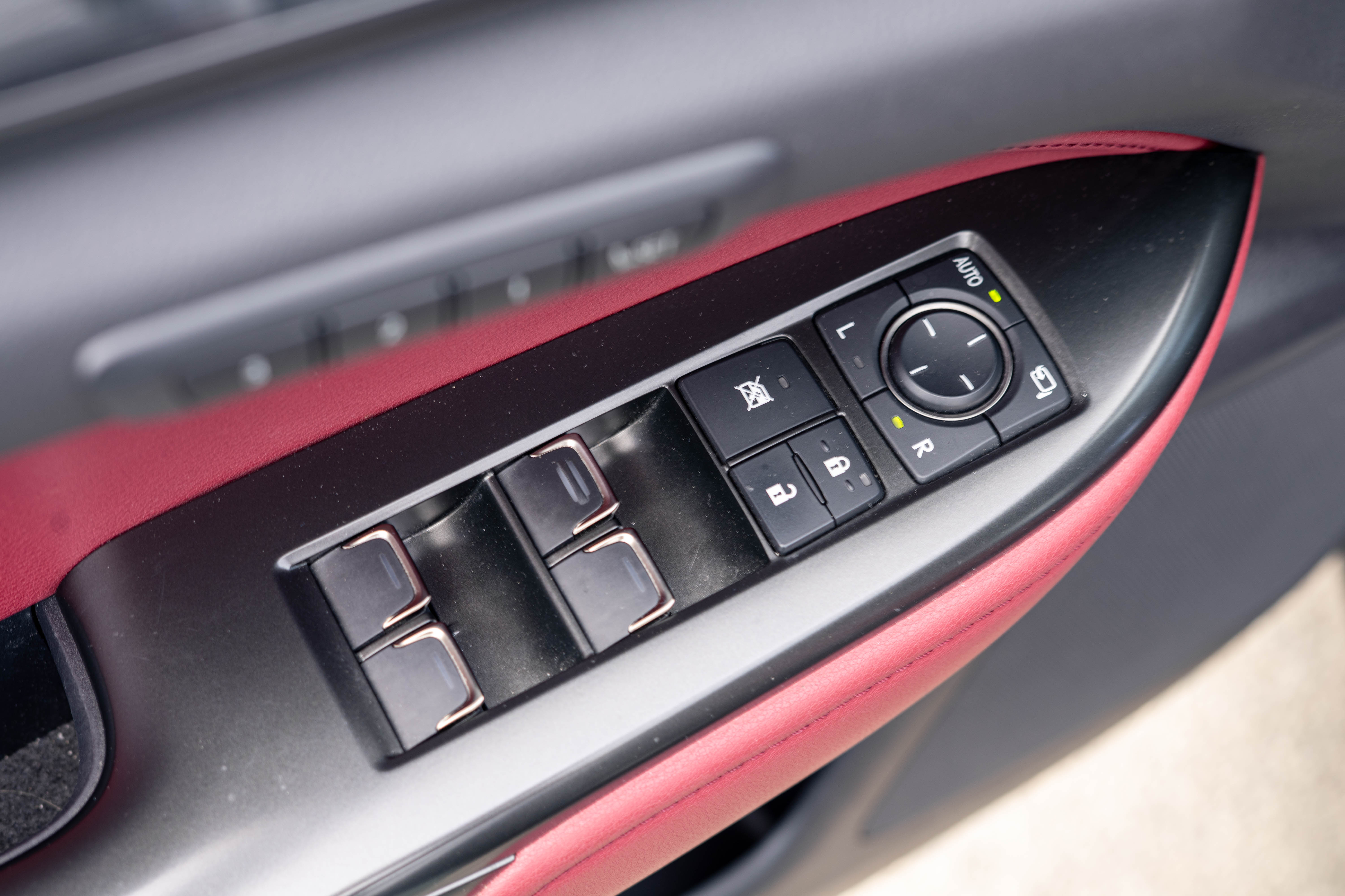 Car image 26