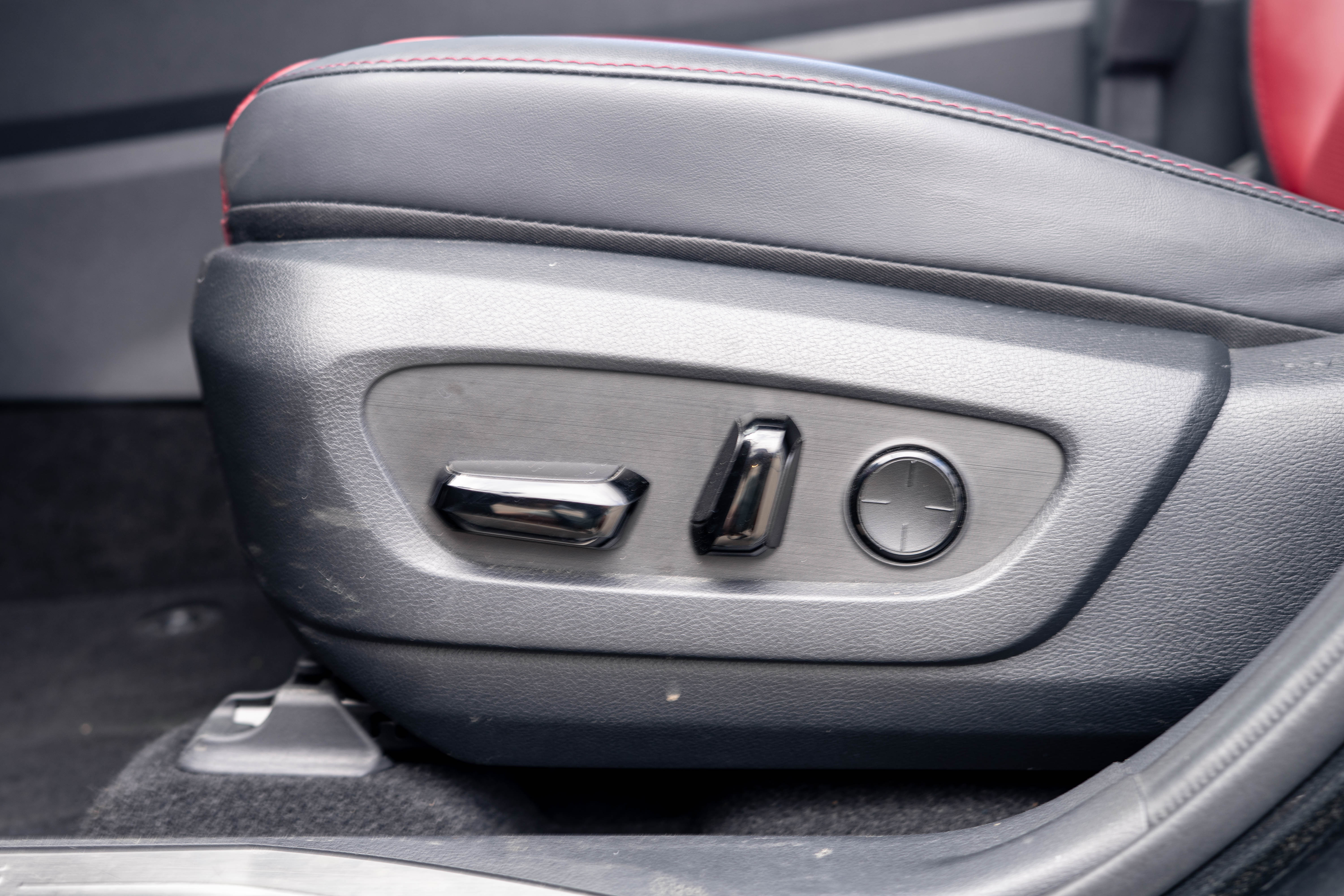 Car image 28