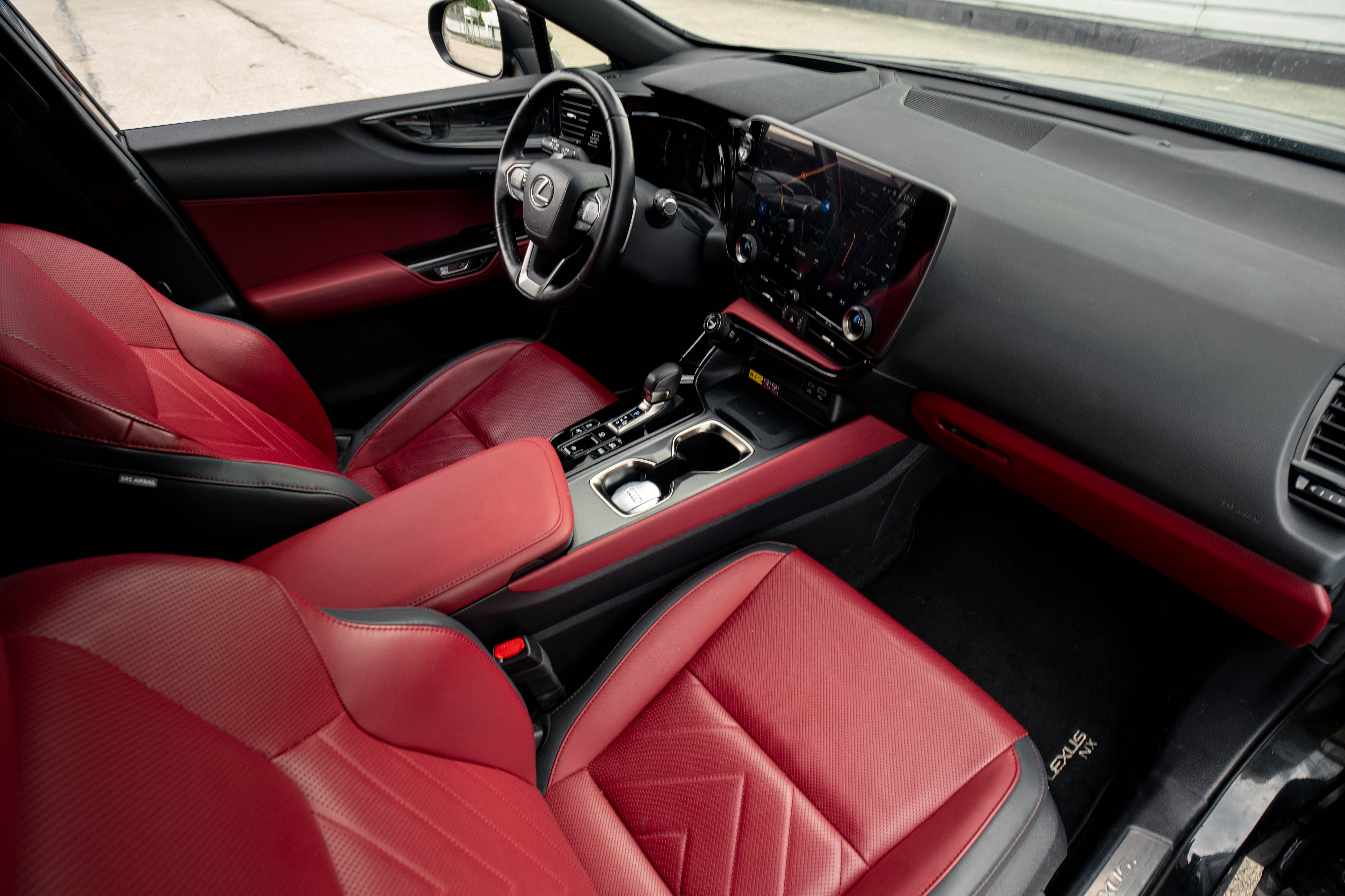 Car image 30