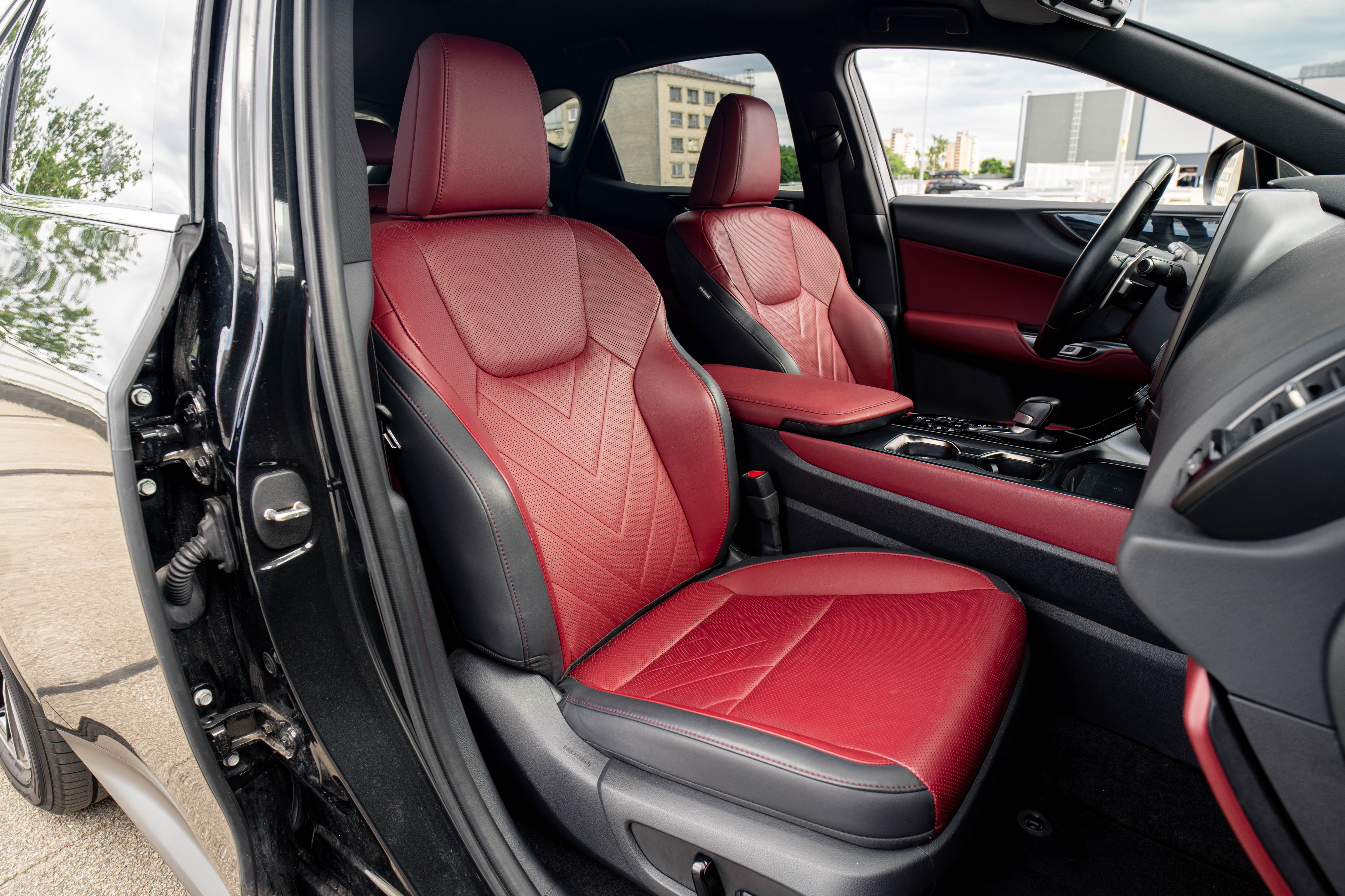 Car image 31