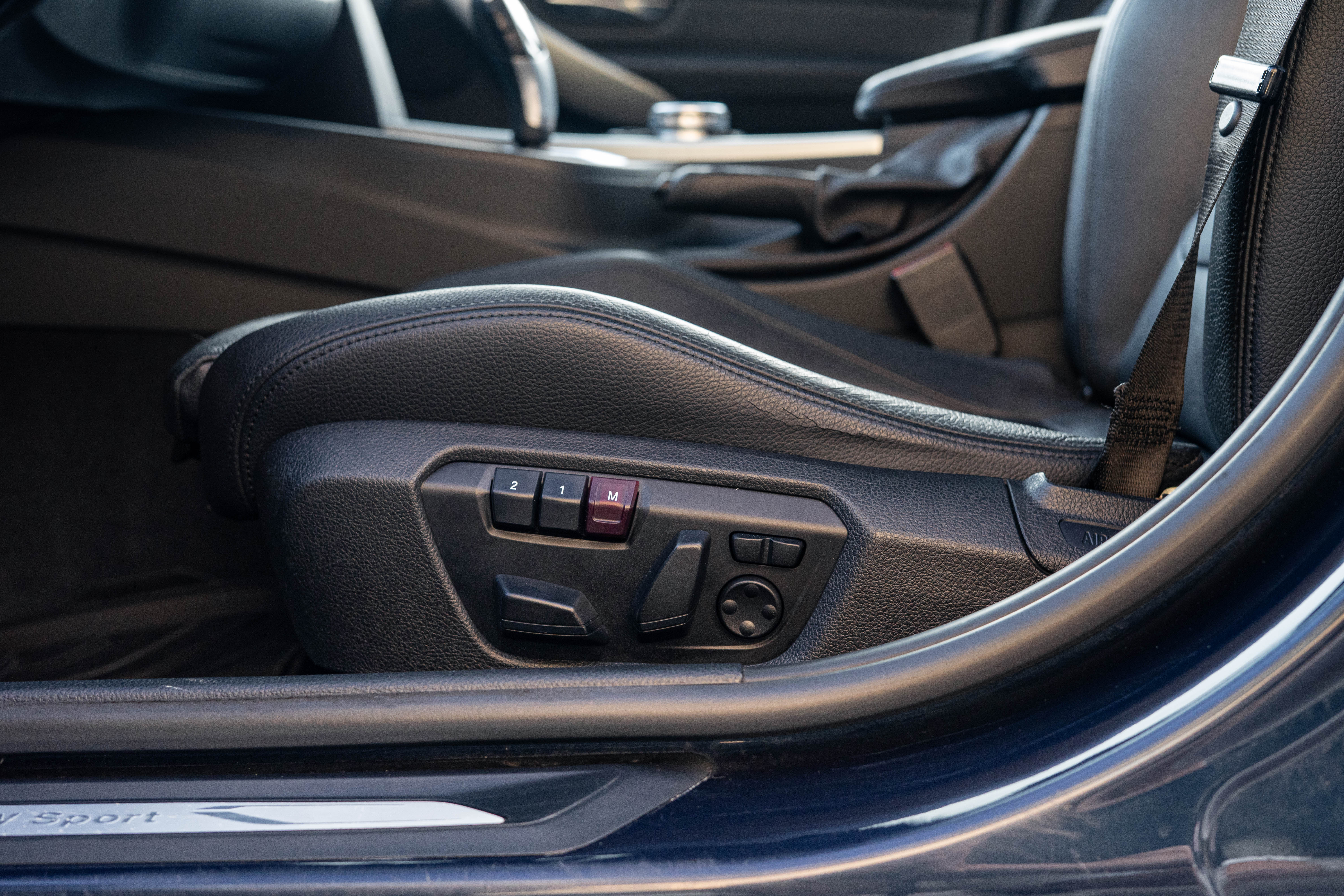Car image 23