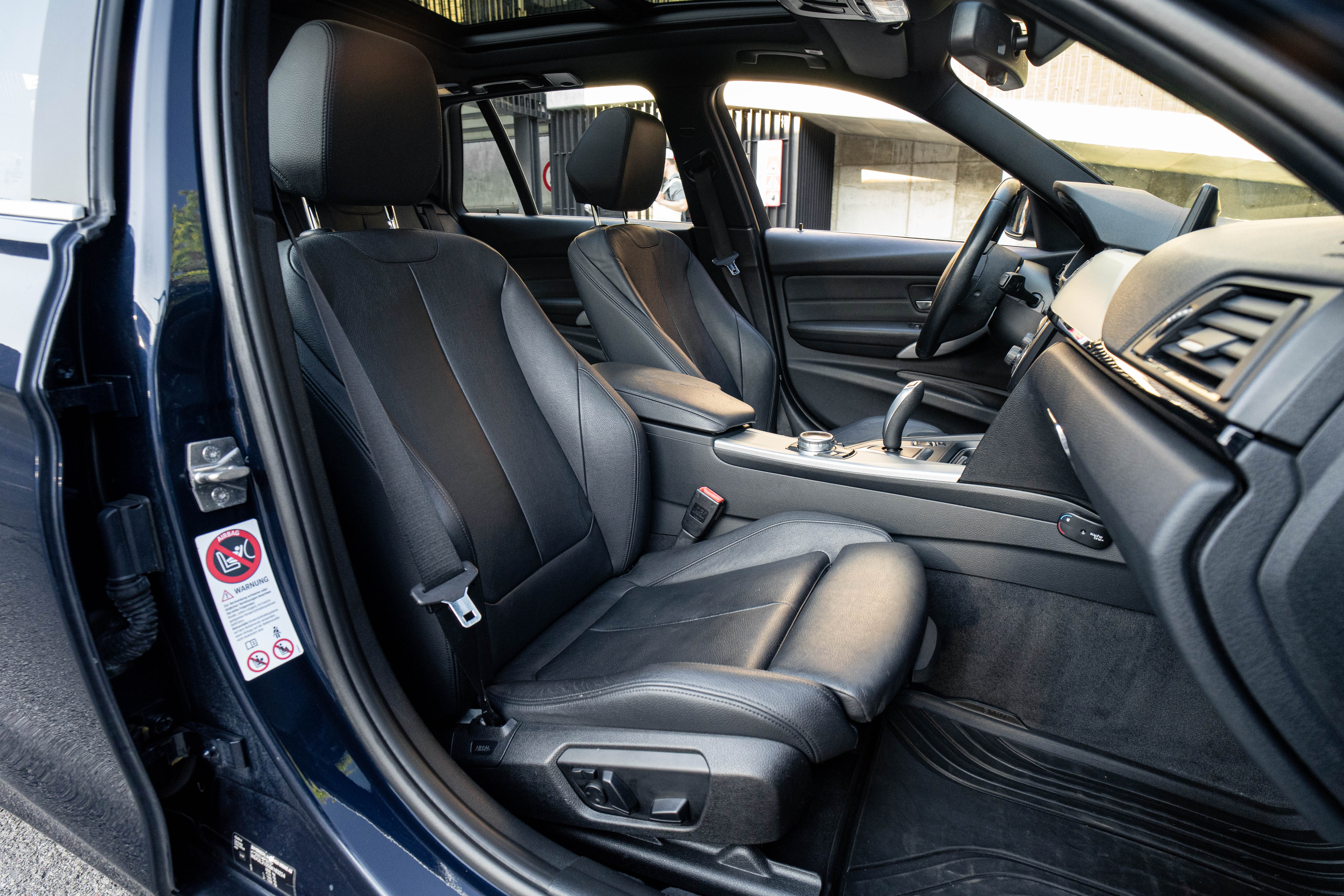 Car image 32