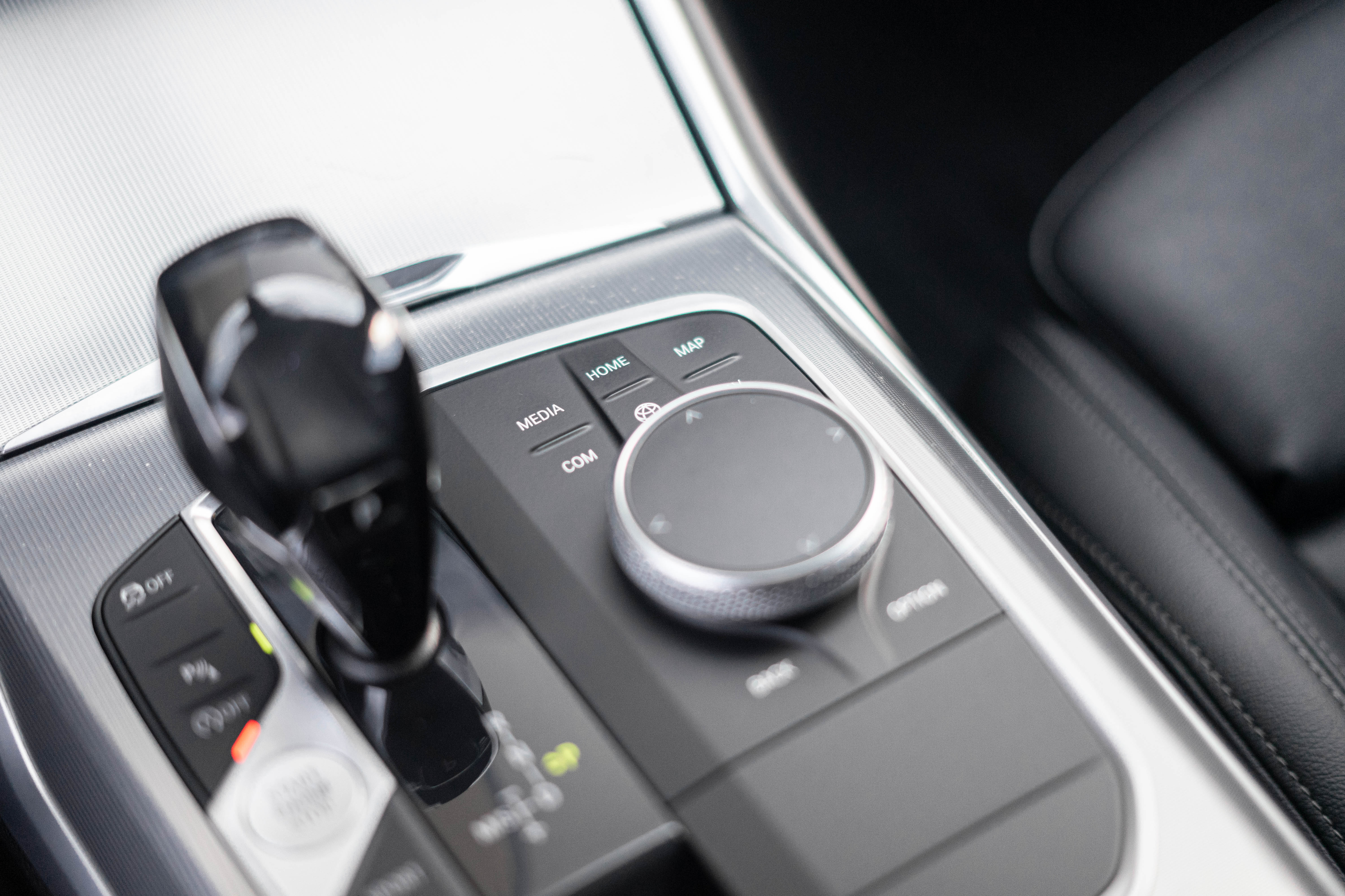 Car image 27