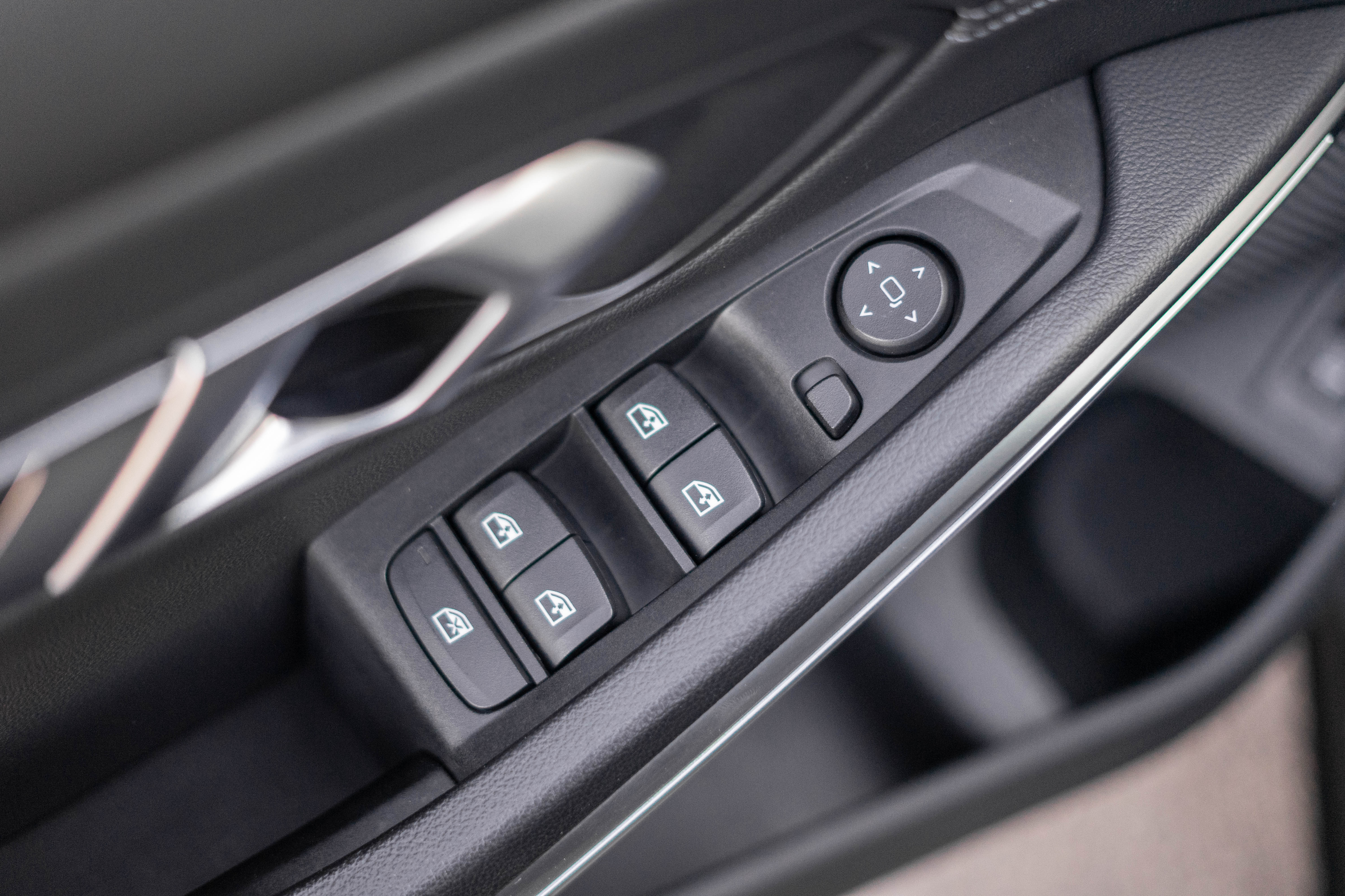 Car image 29