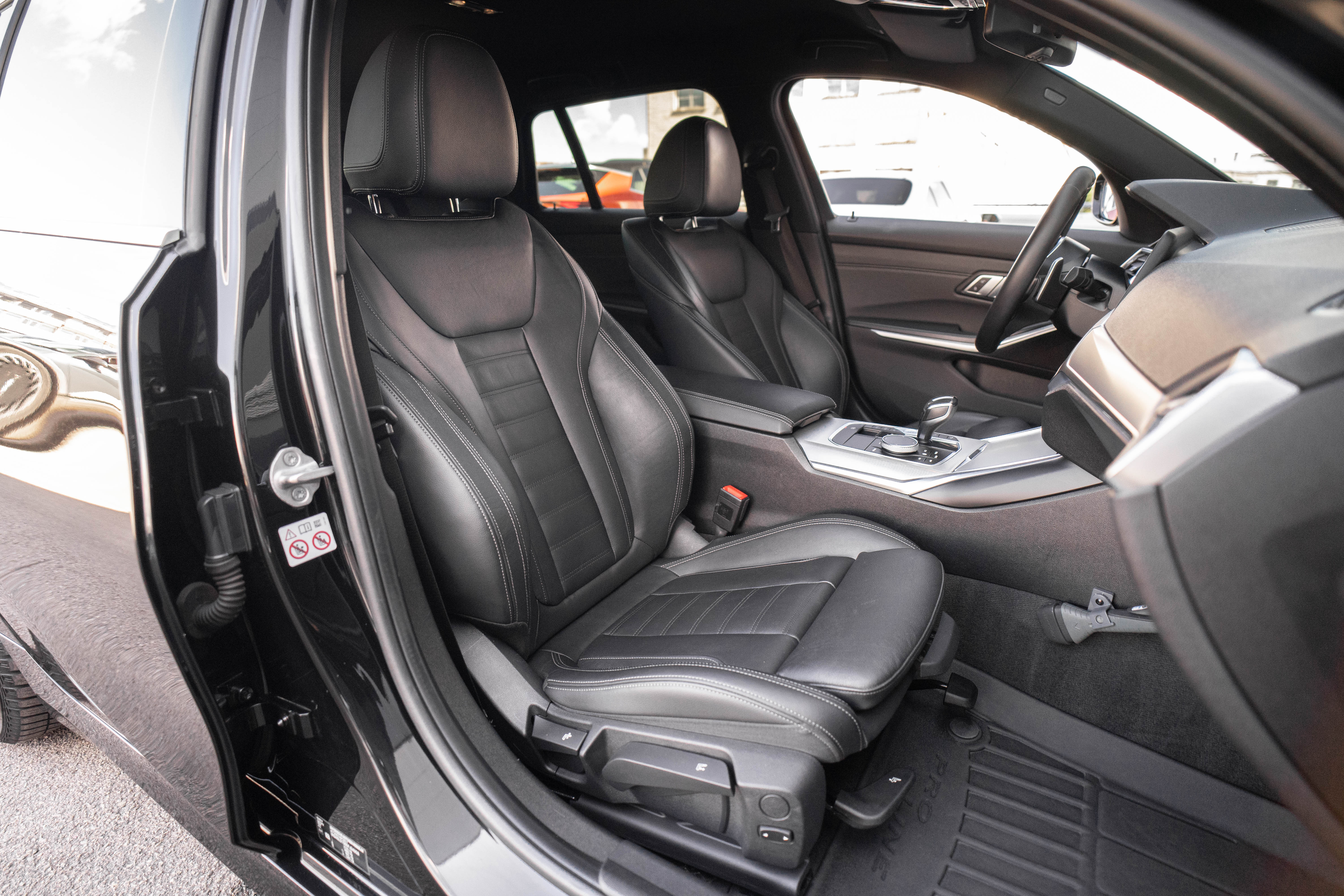 Car image 31