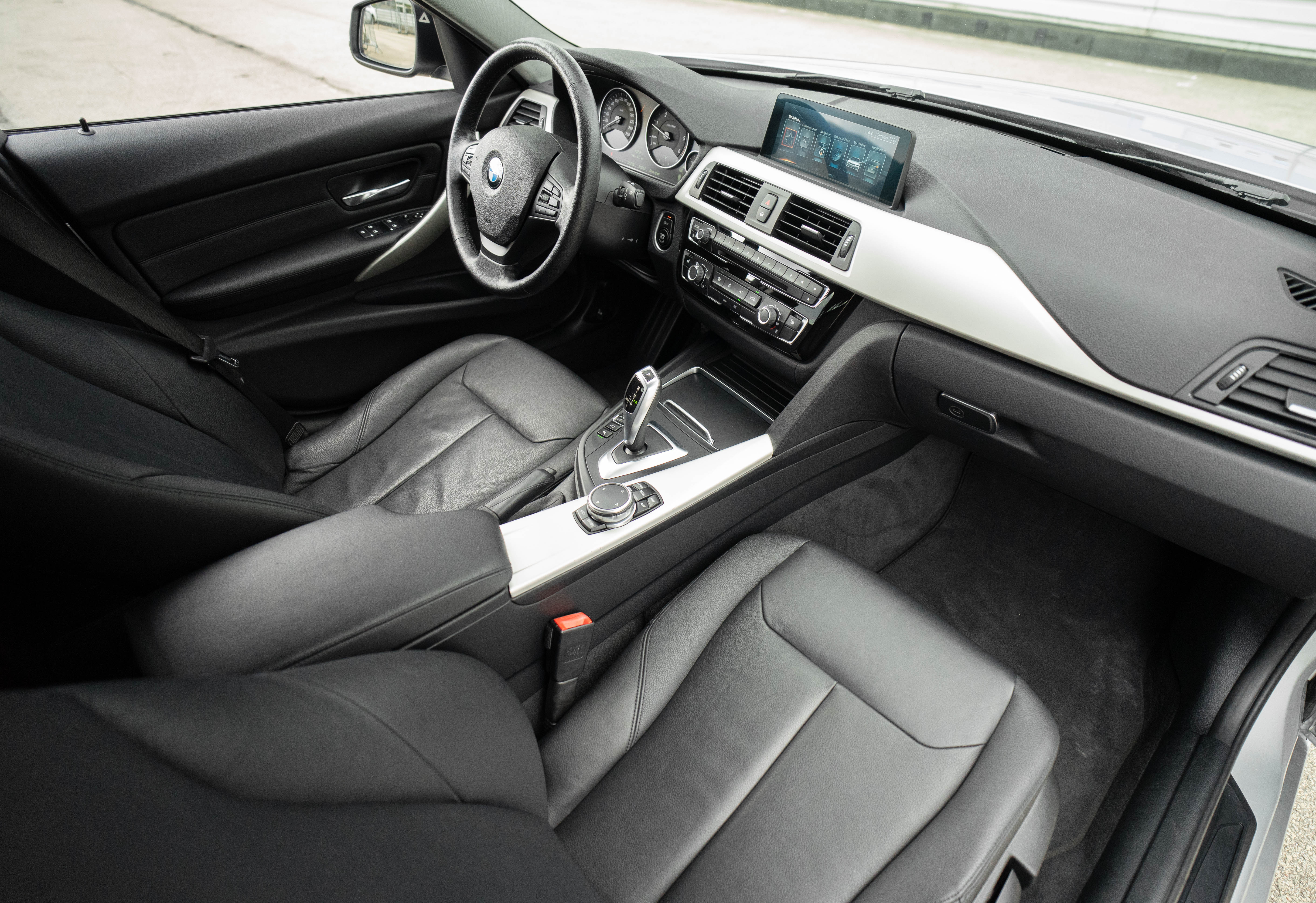 Car image 31