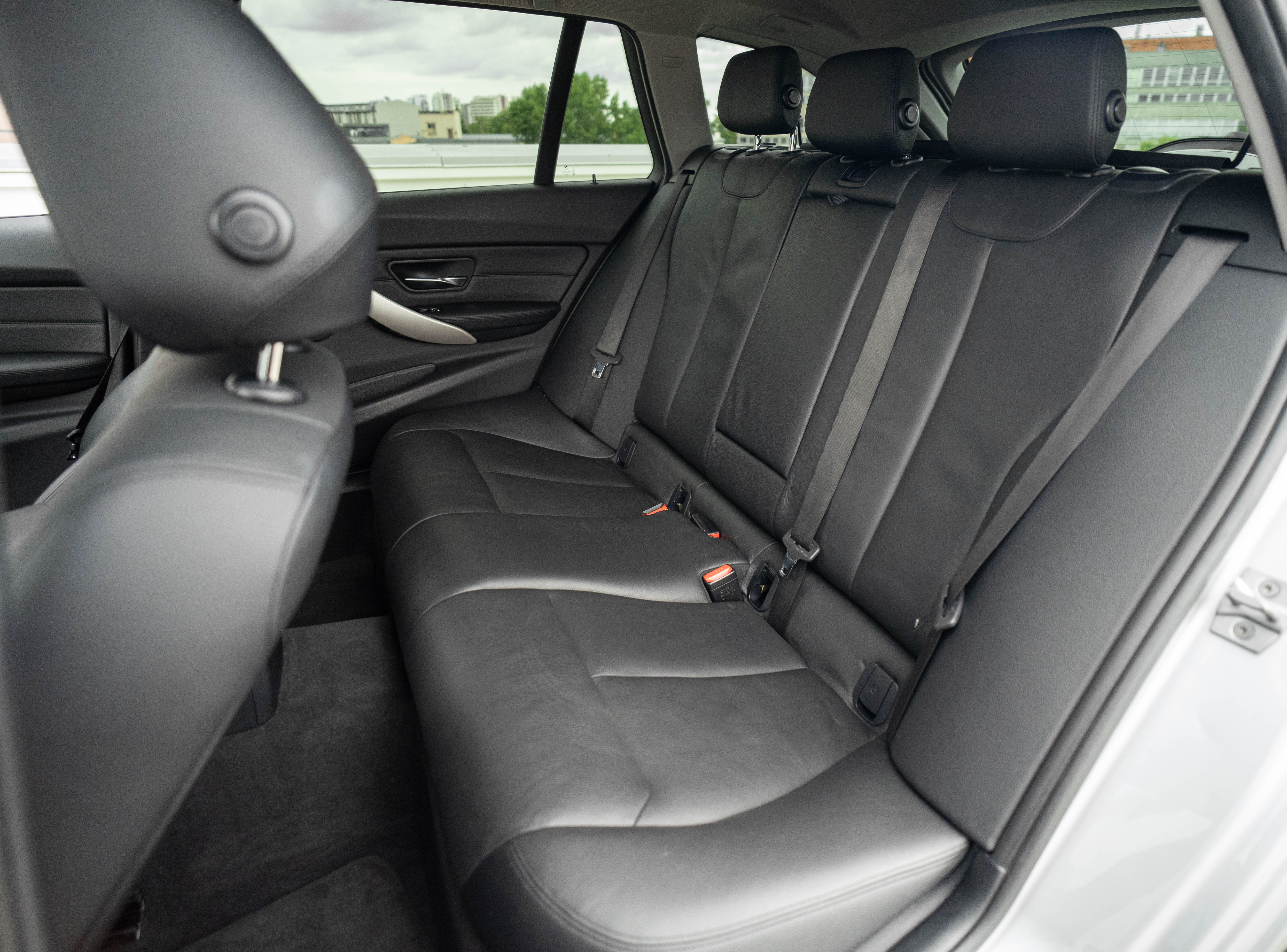 Car image 33