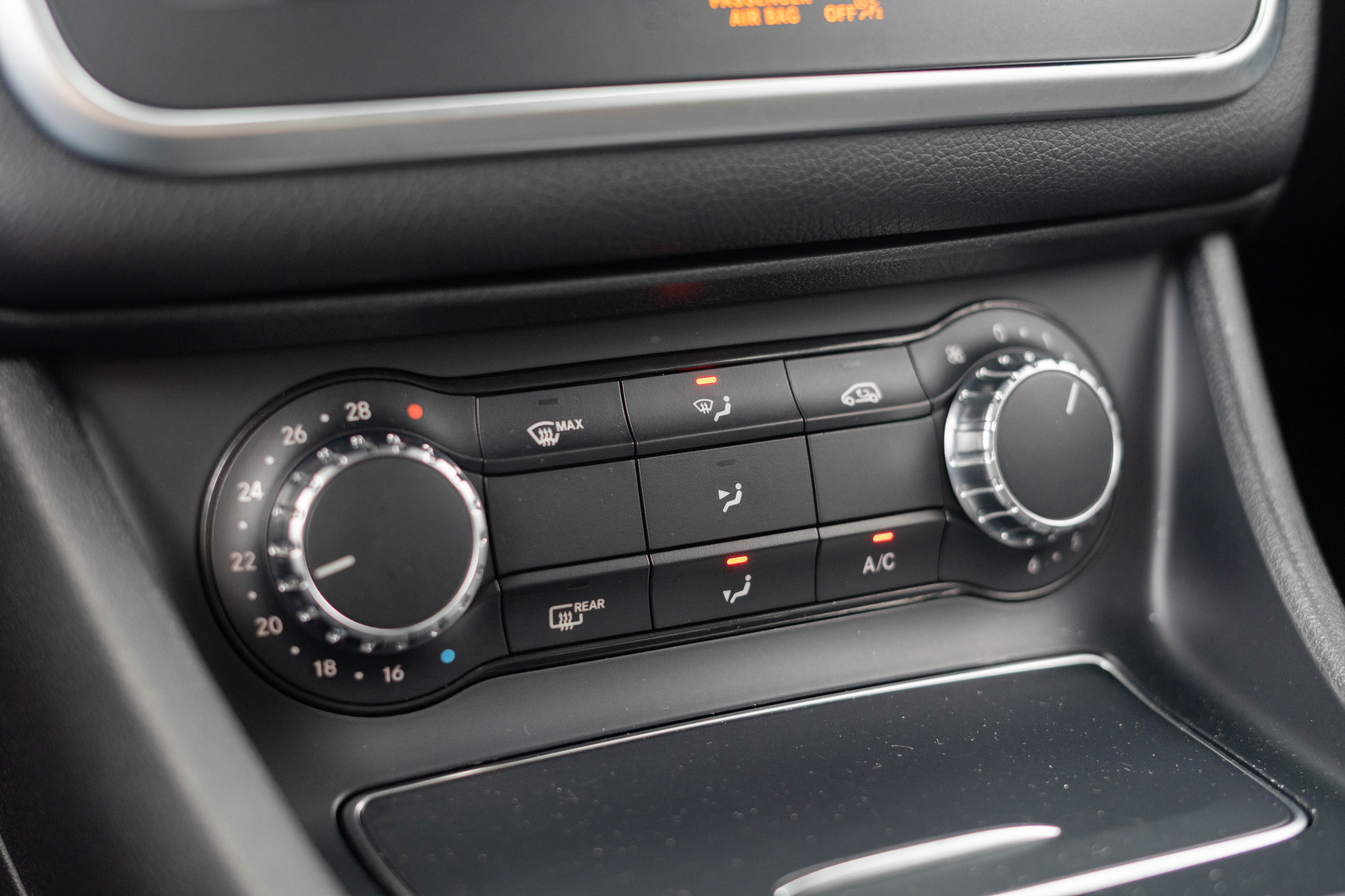 Car image 27