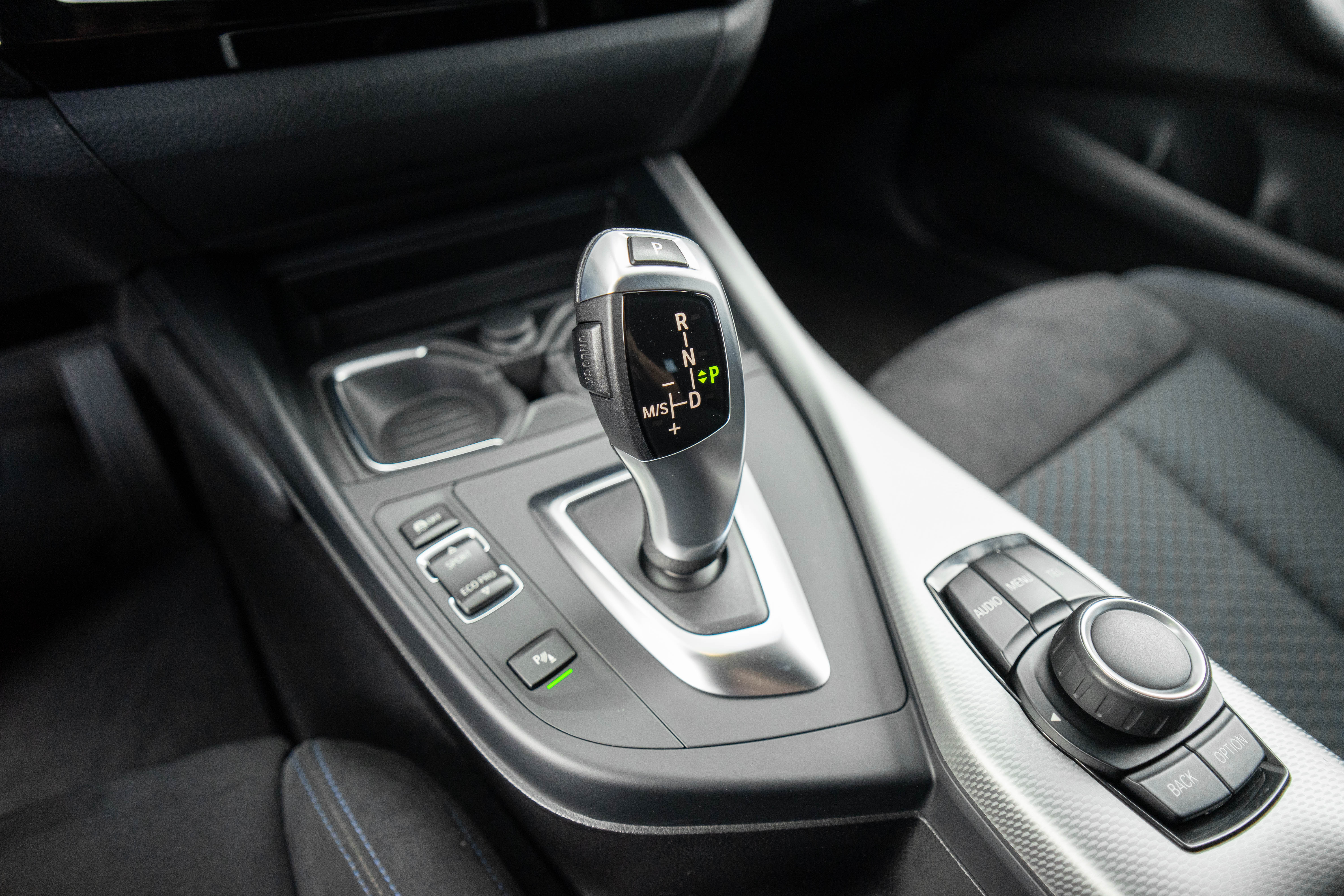 Car image 22