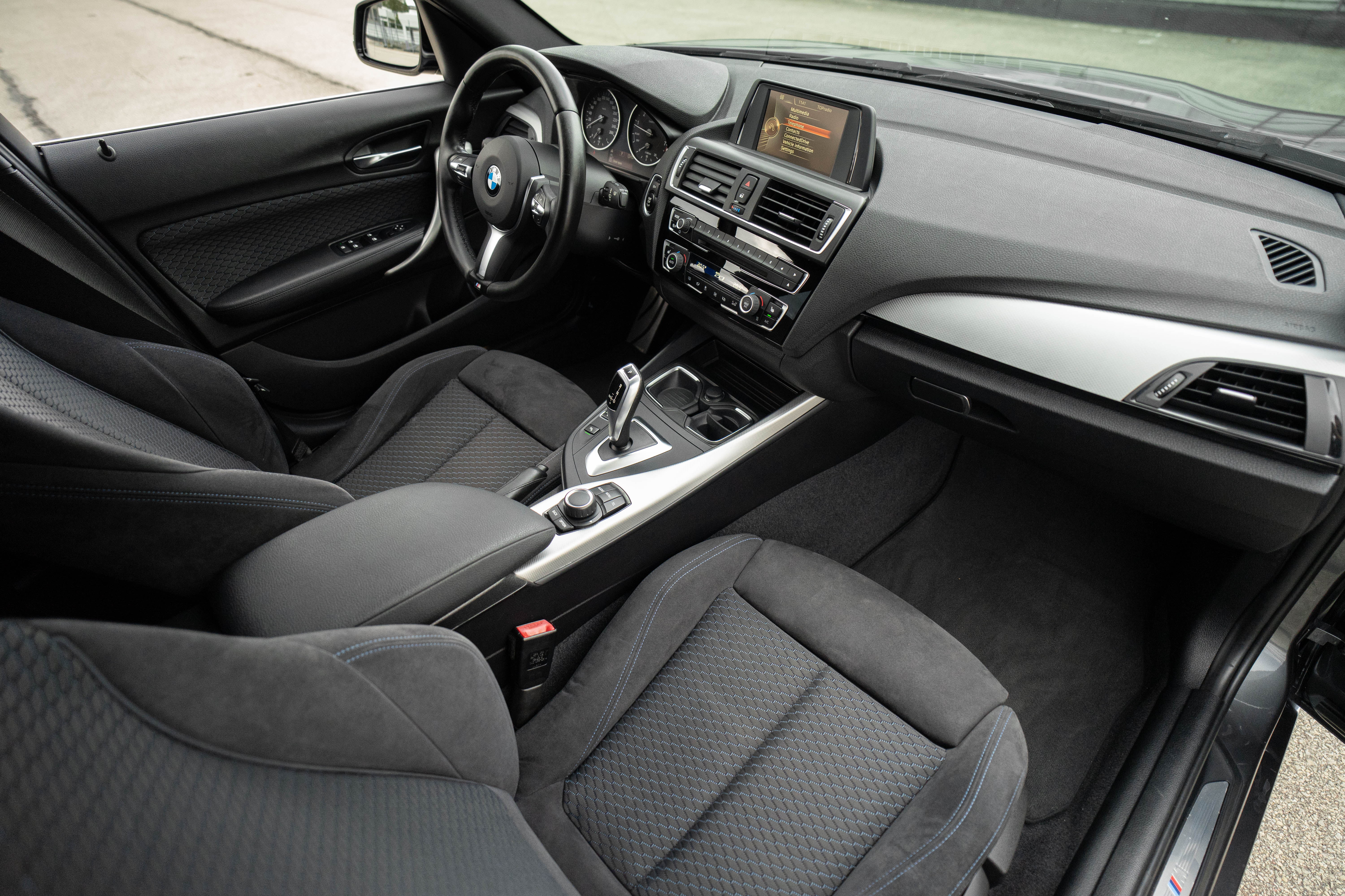 Car image 29