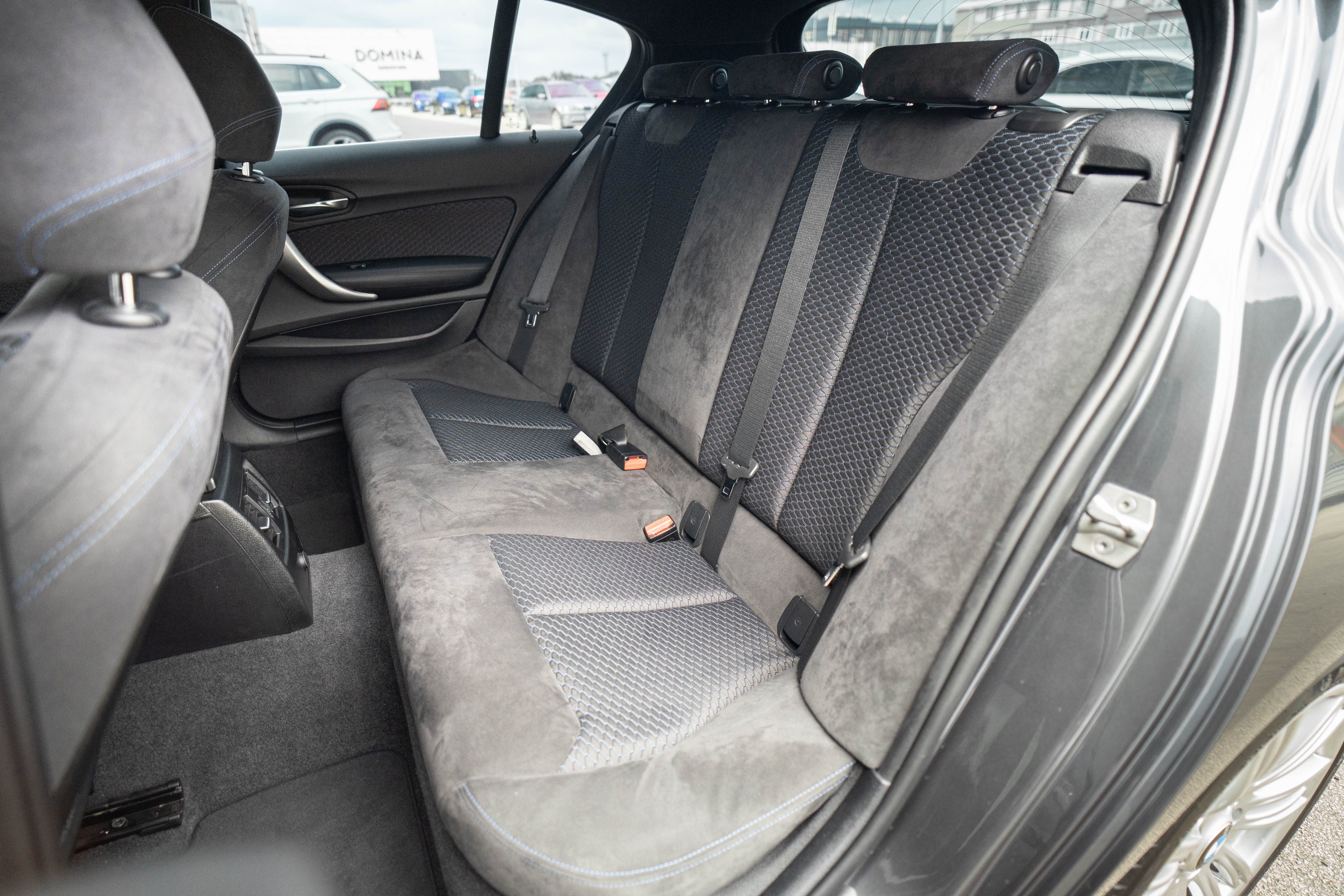 Car image 31