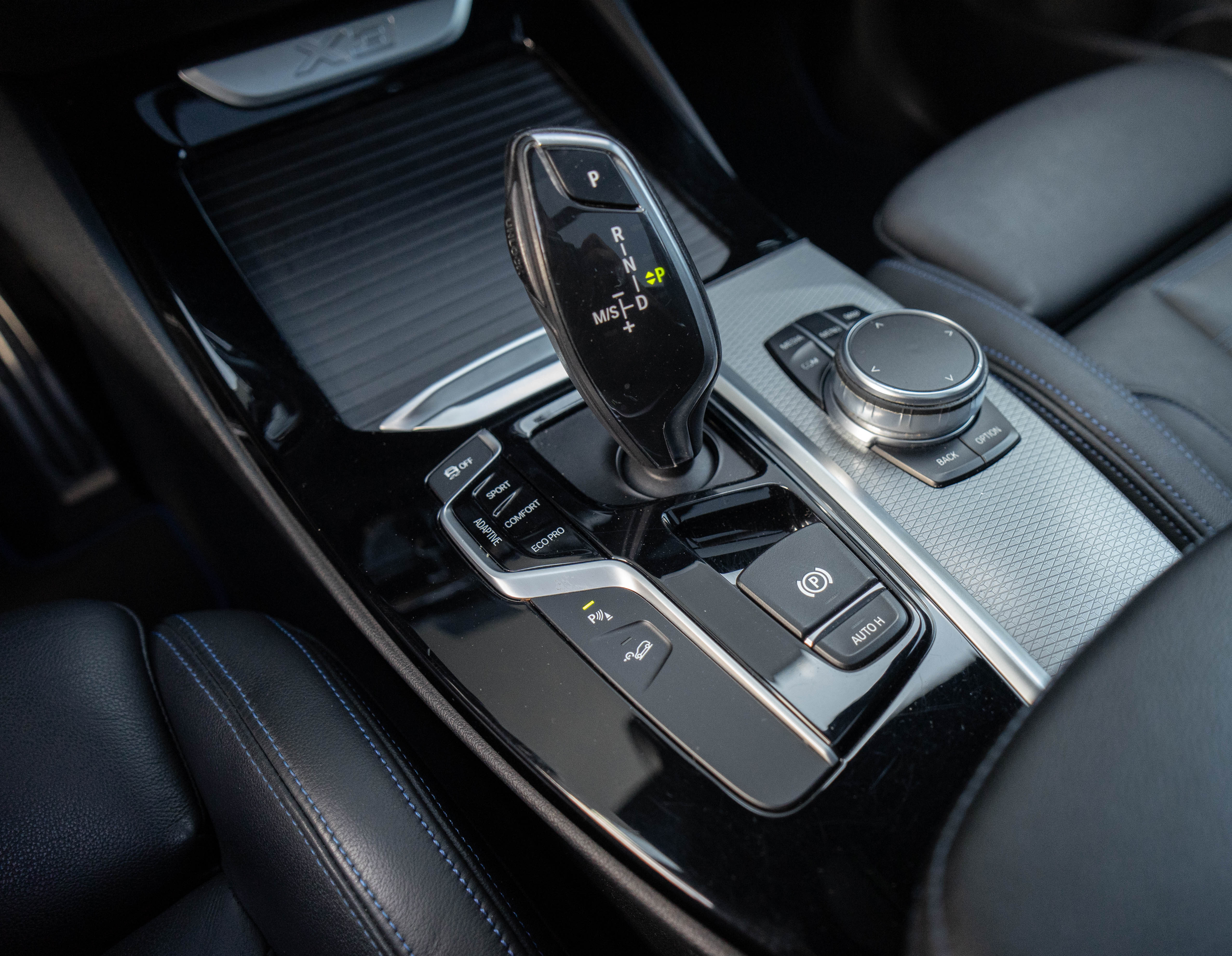 Car image 24