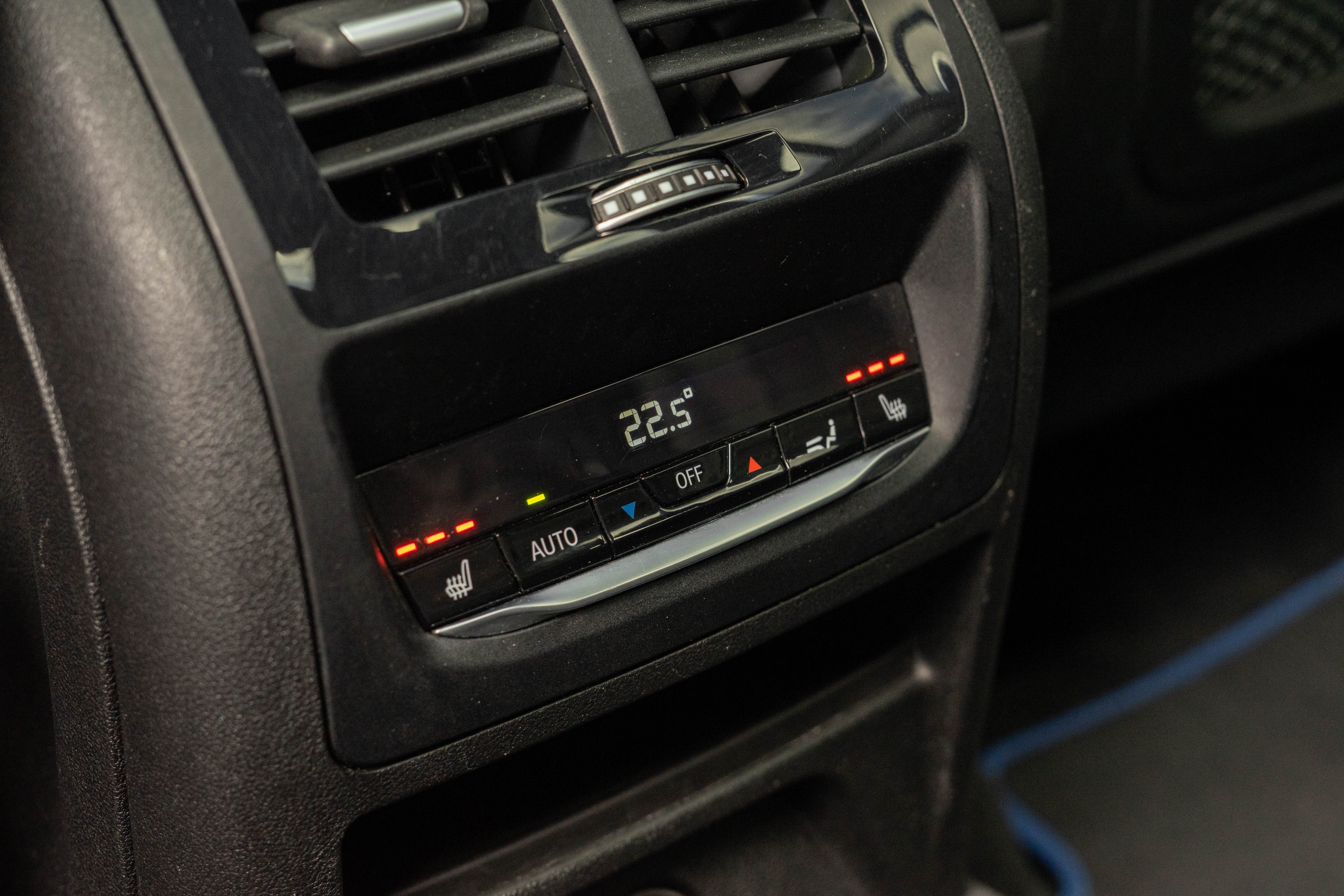 Car image 29