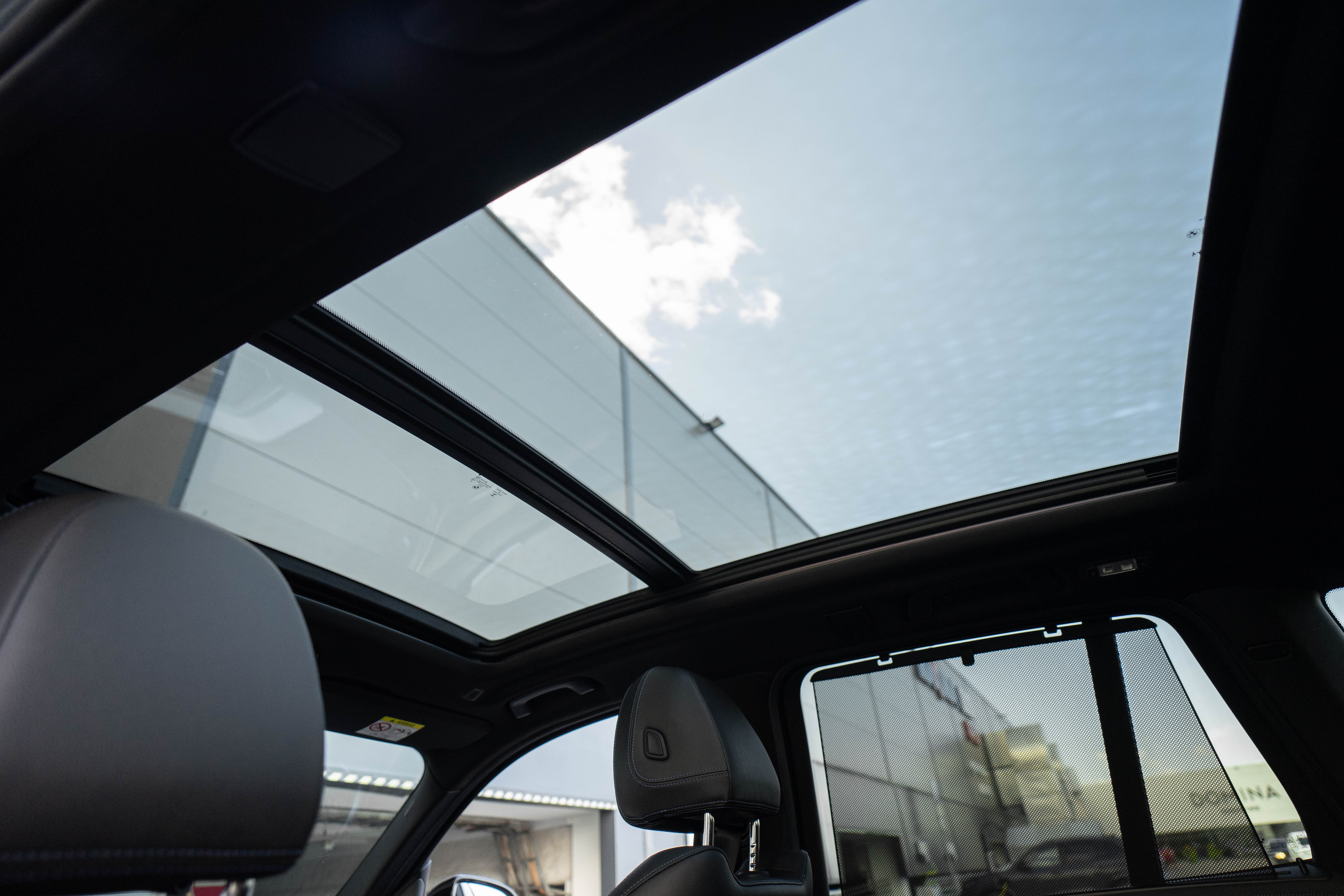 Car image 33