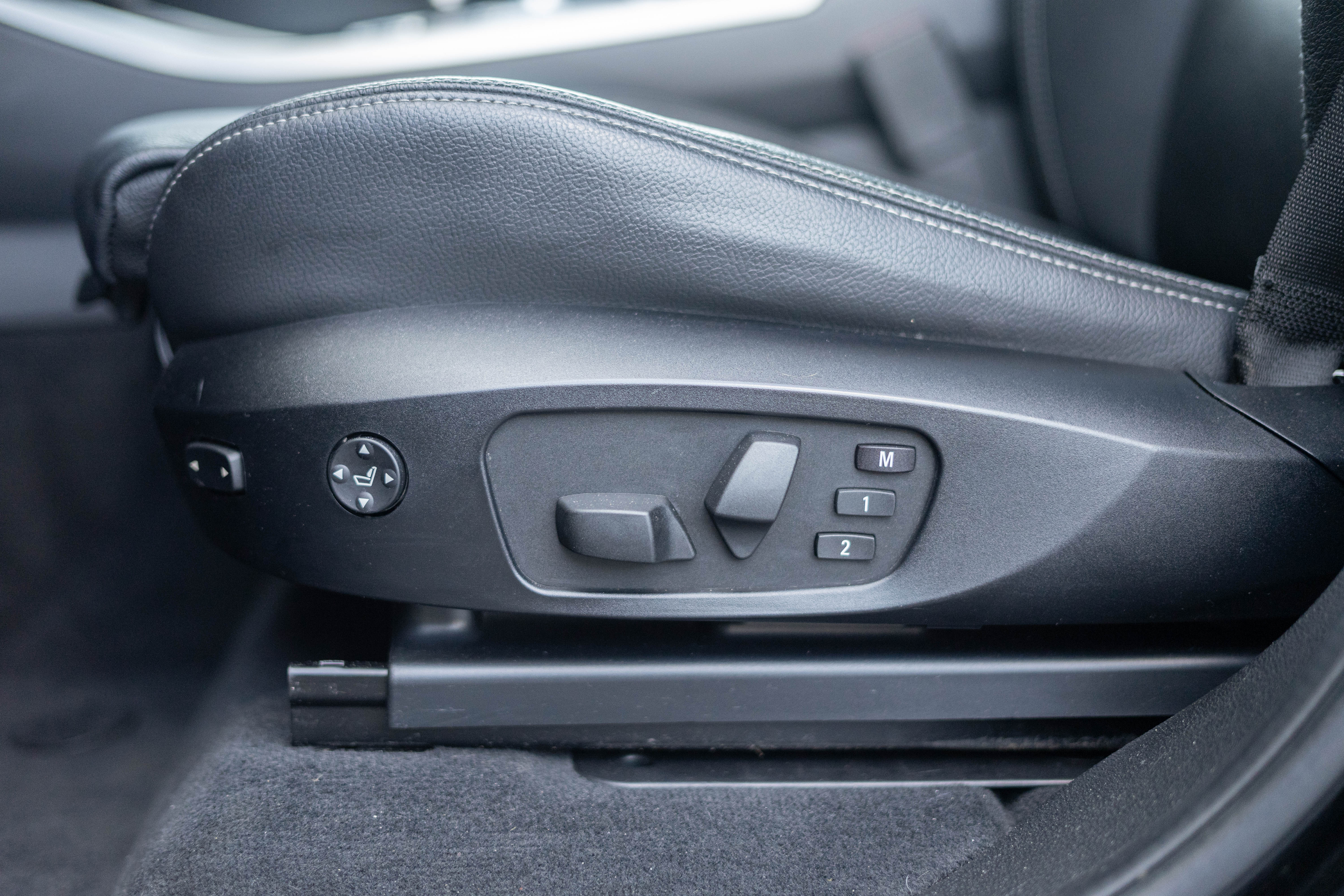 Car image 27