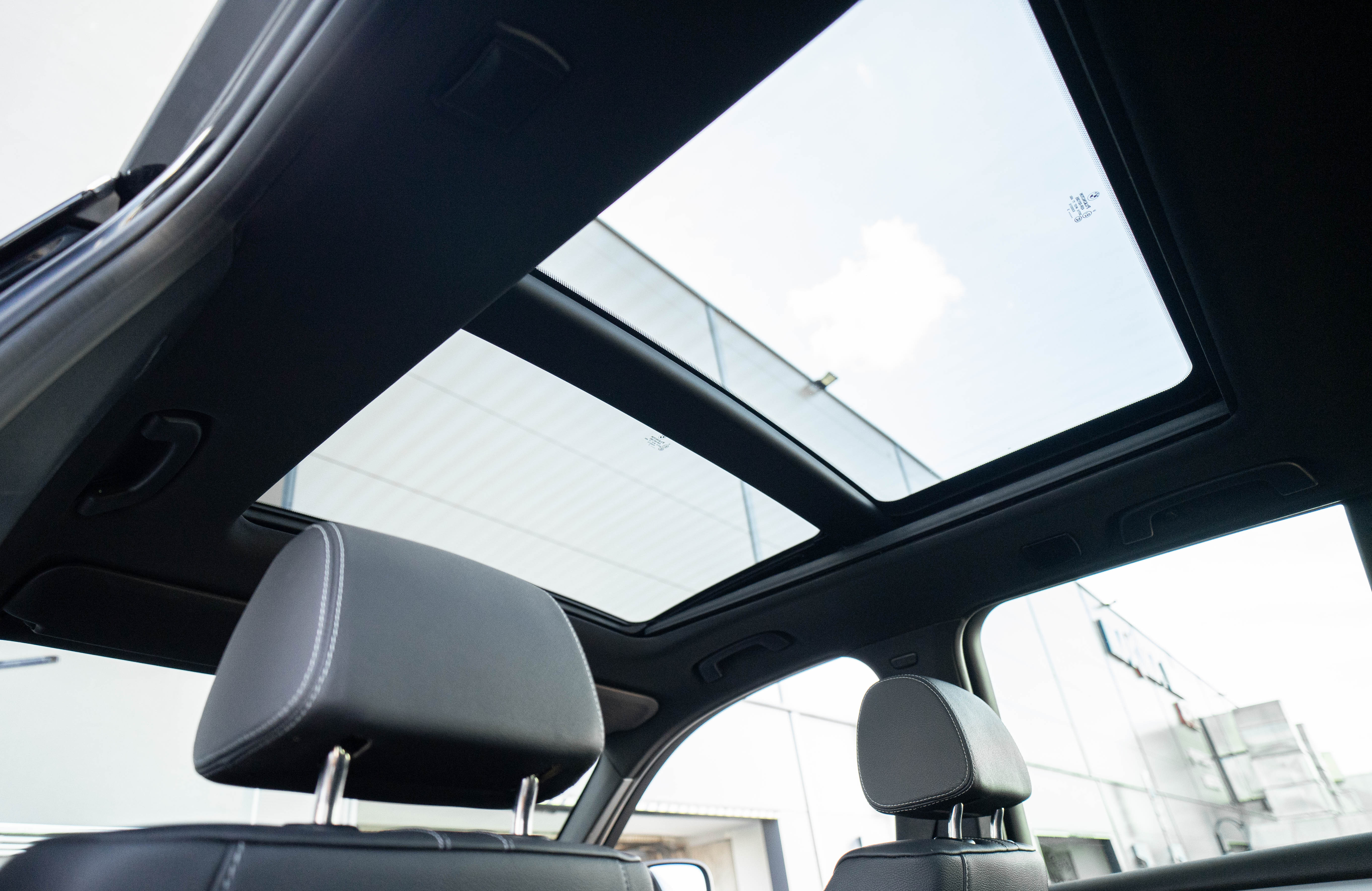 Car image 32