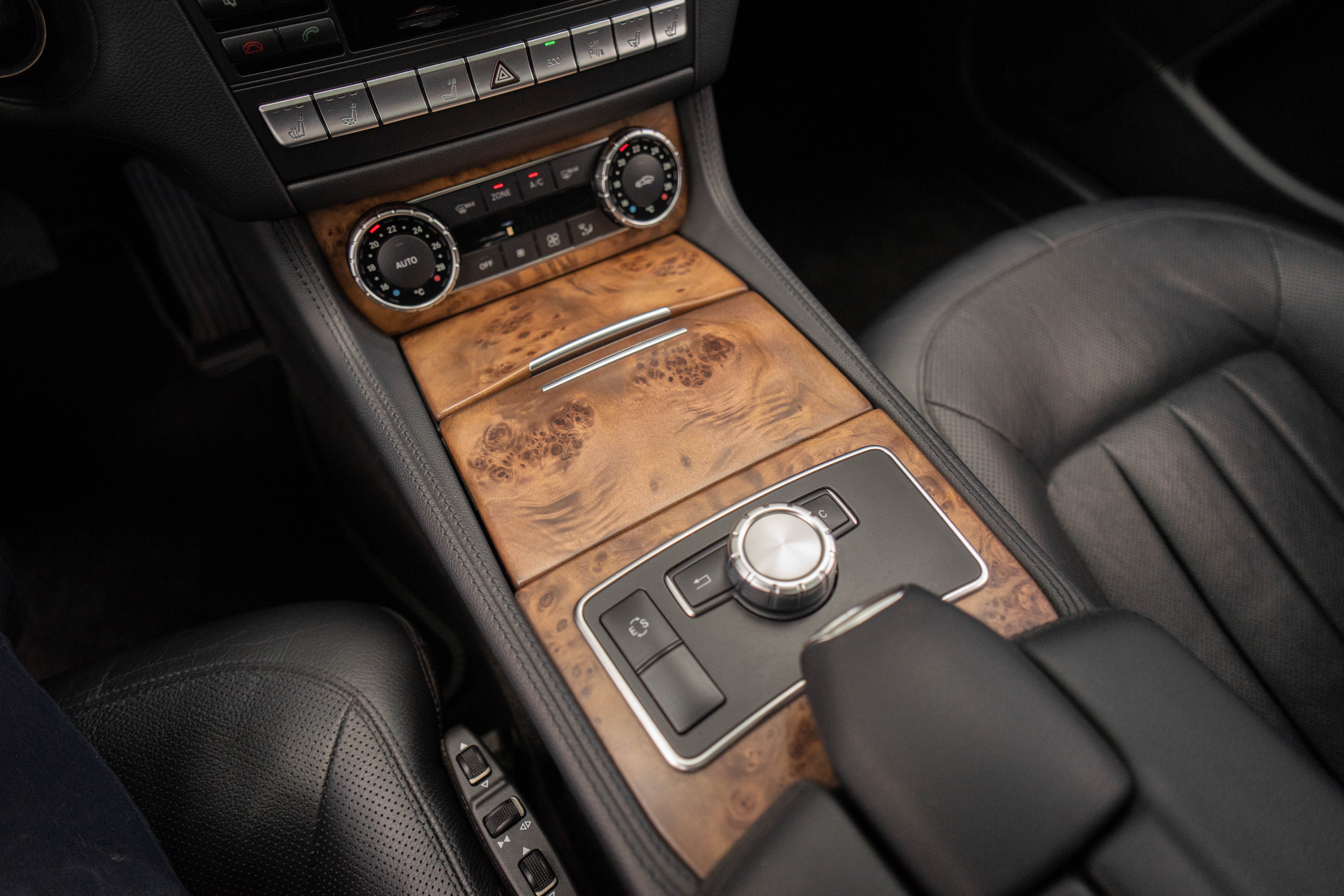 Car image 23