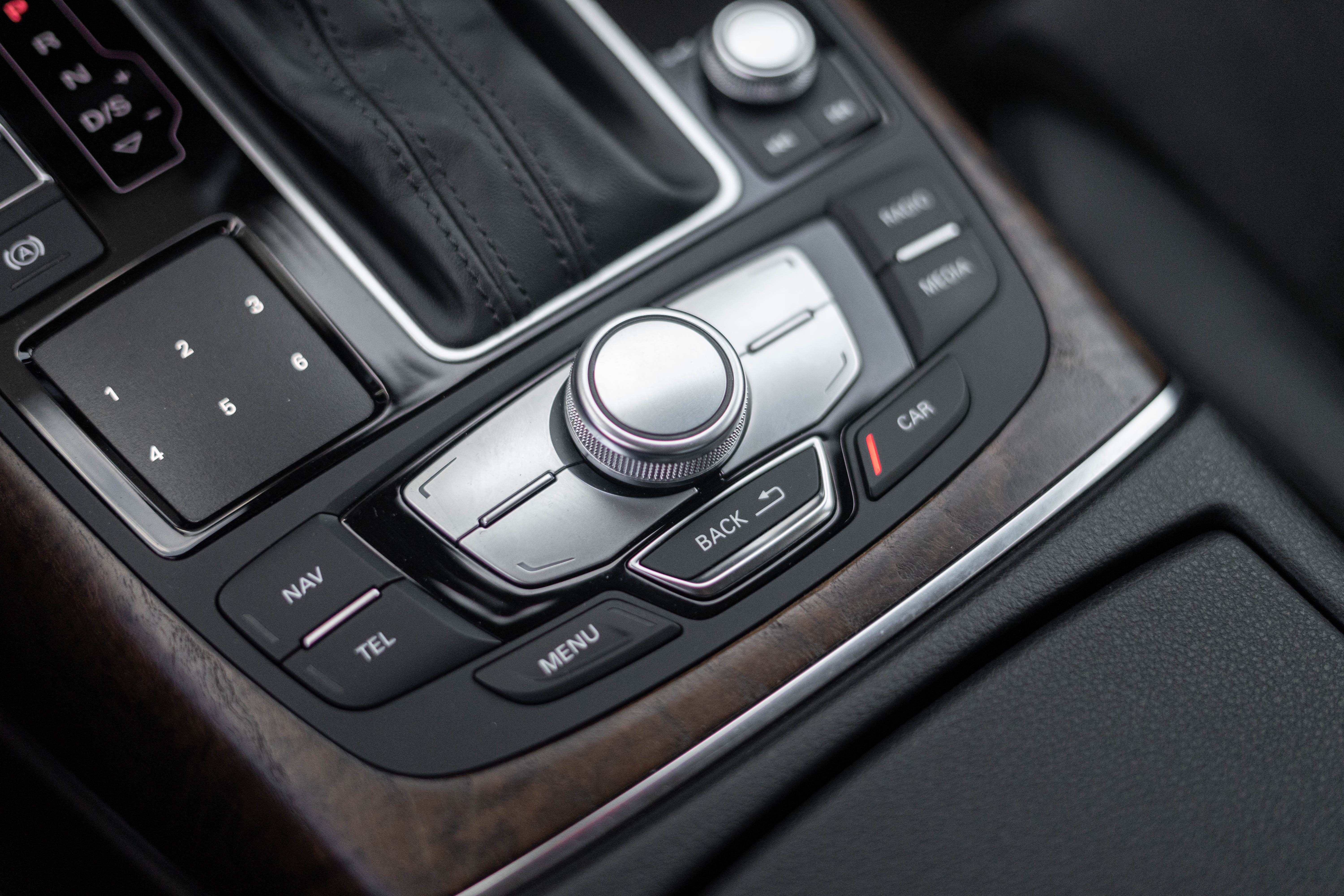 Car image 25