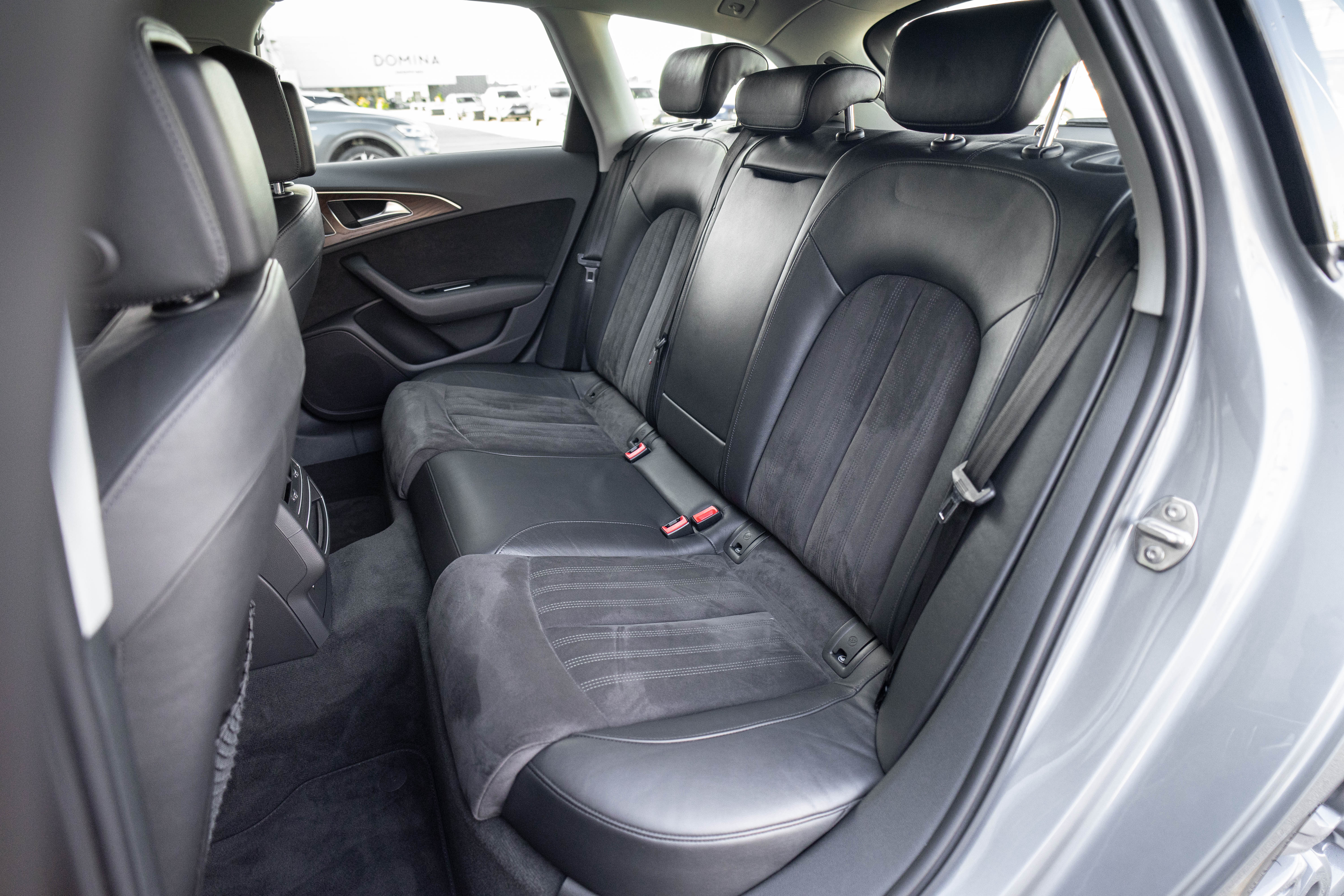 Car image 33