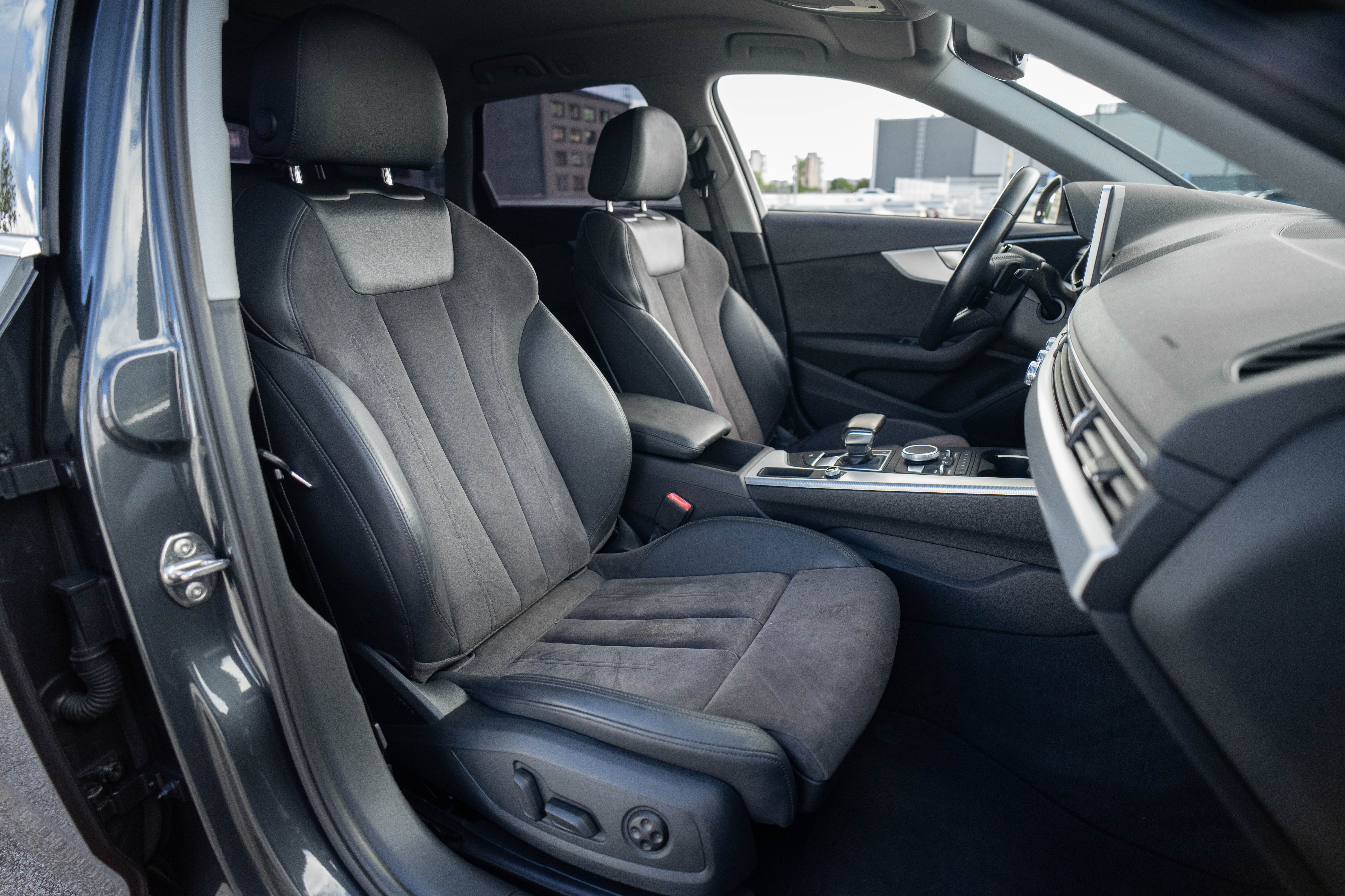 Car image 32