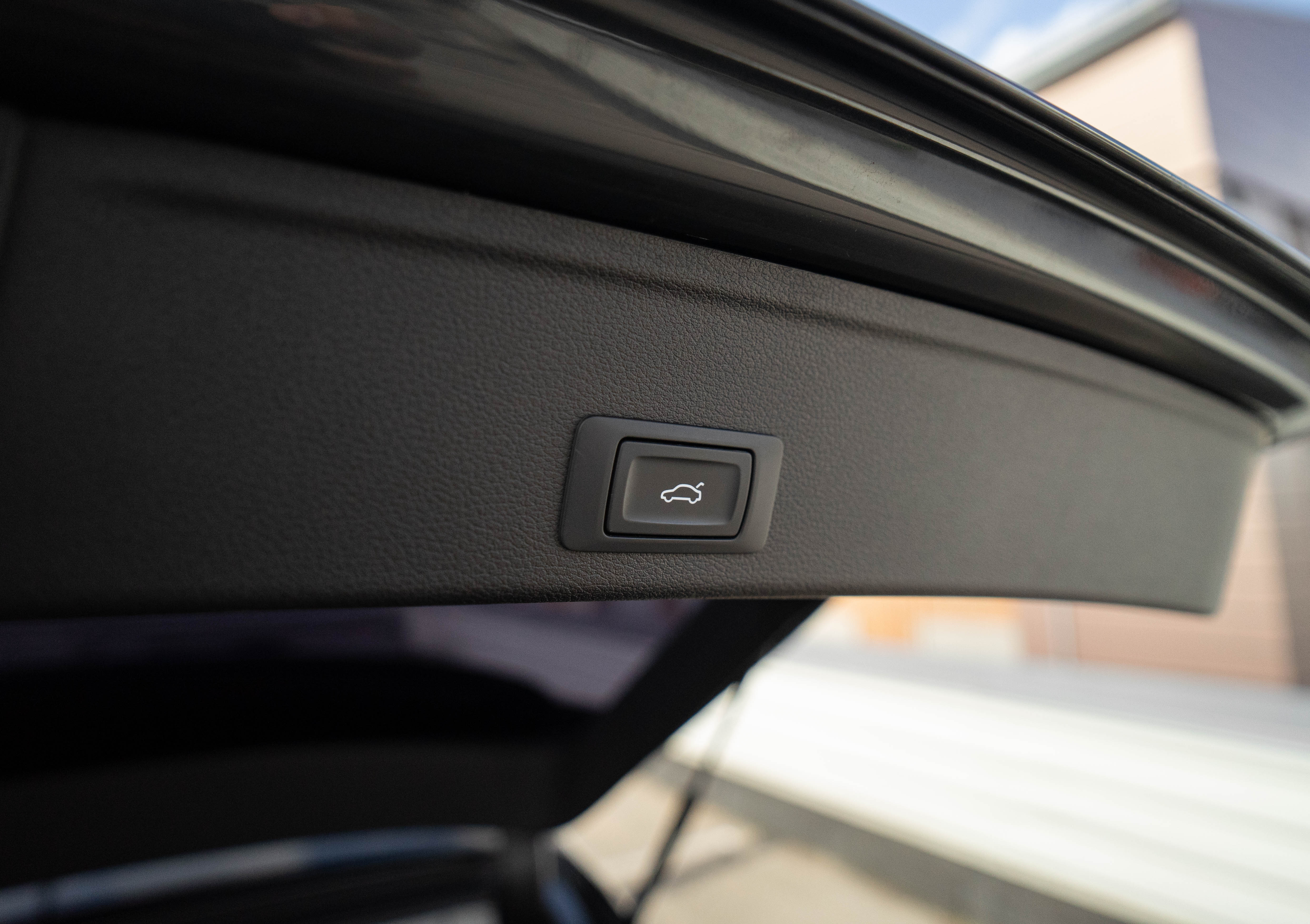 Car image 35