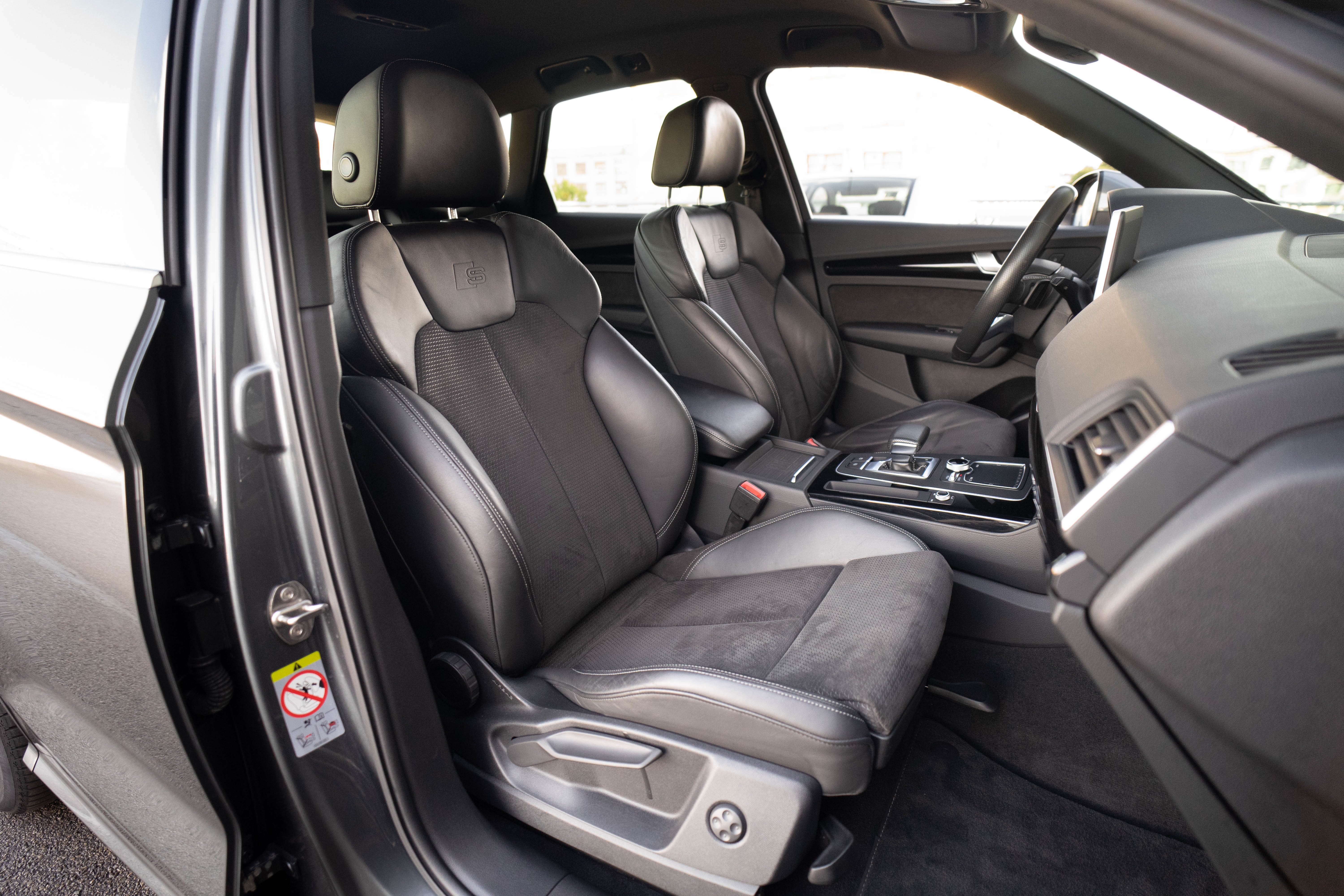 Car image 29