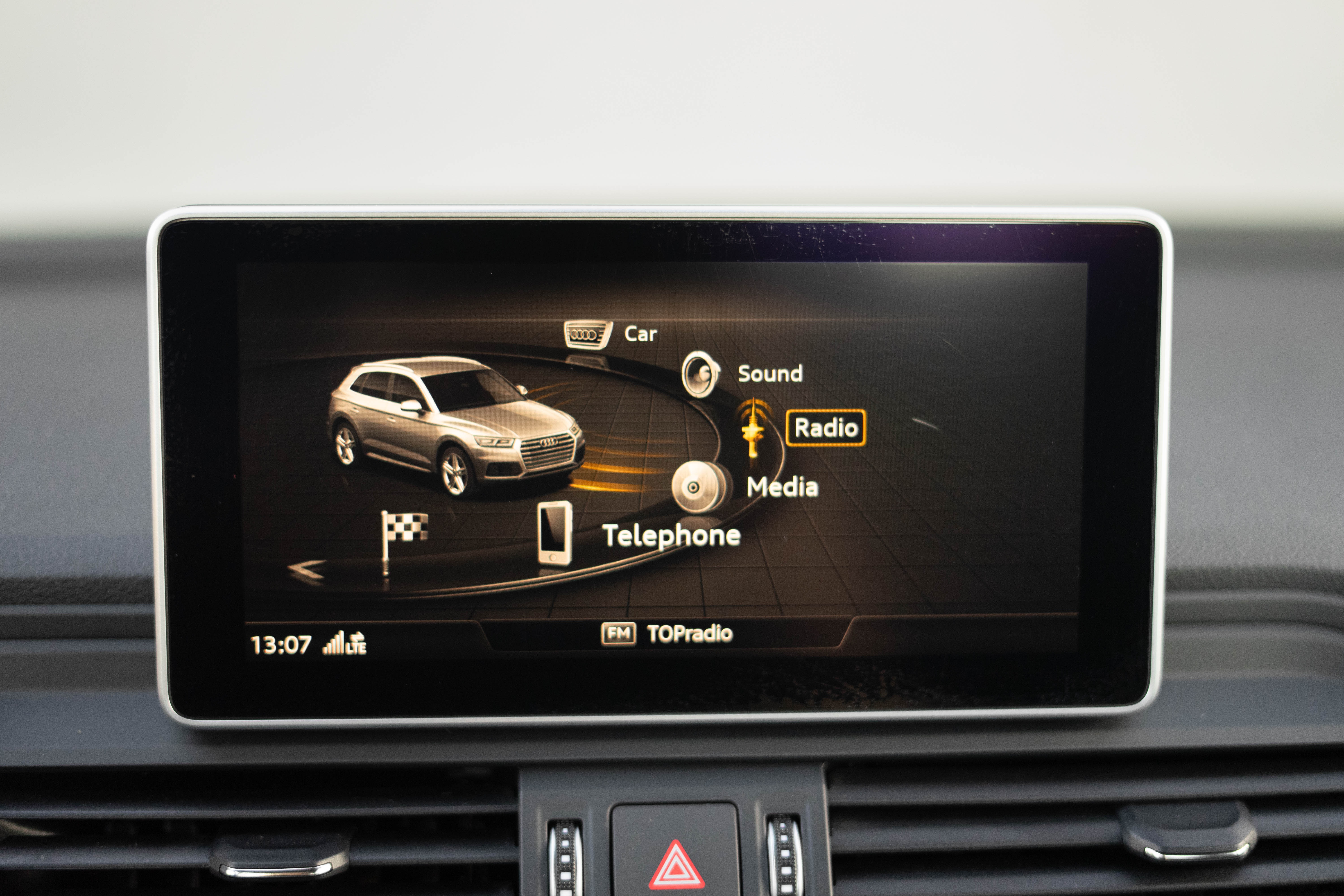 Car image 23