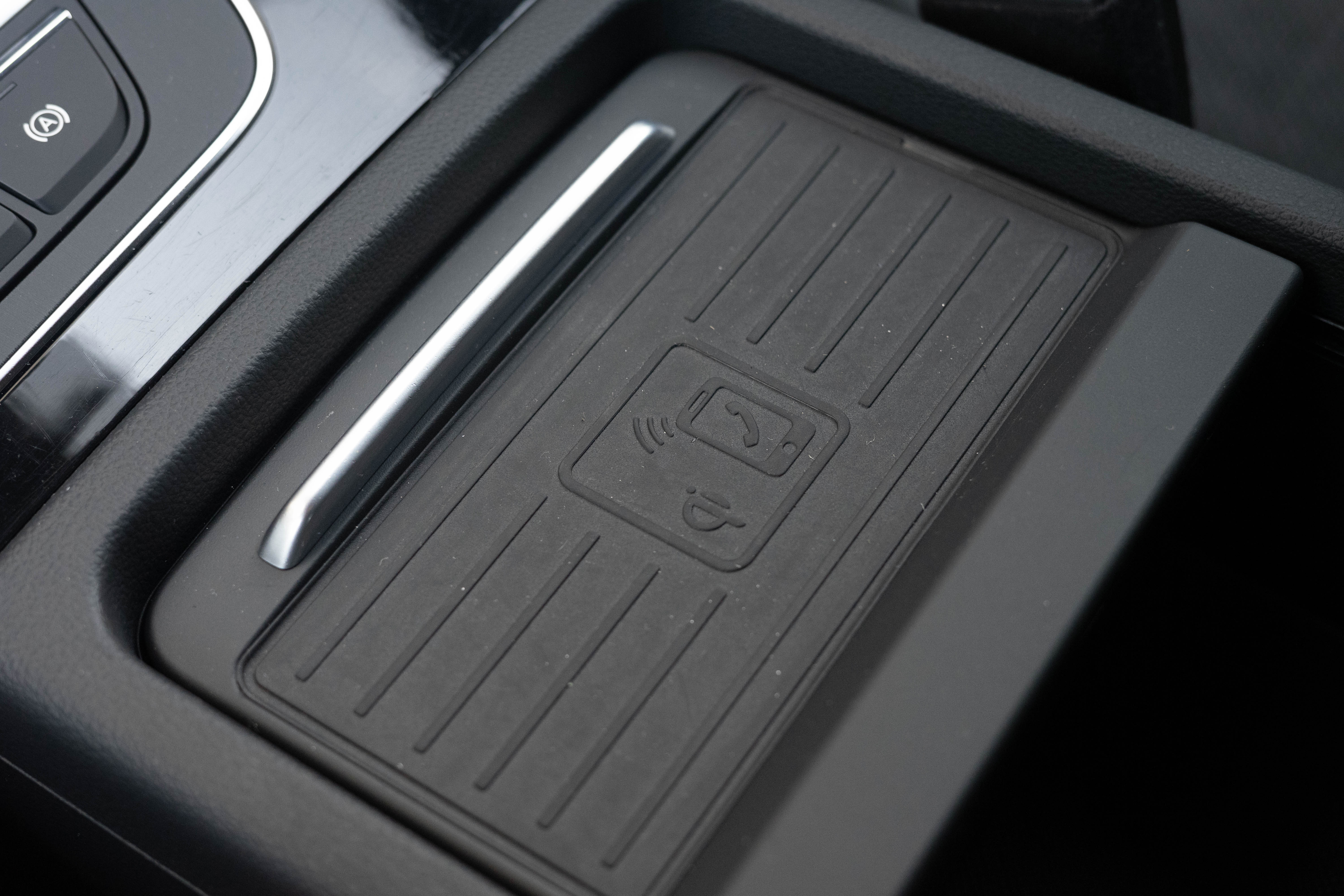 Car image 27