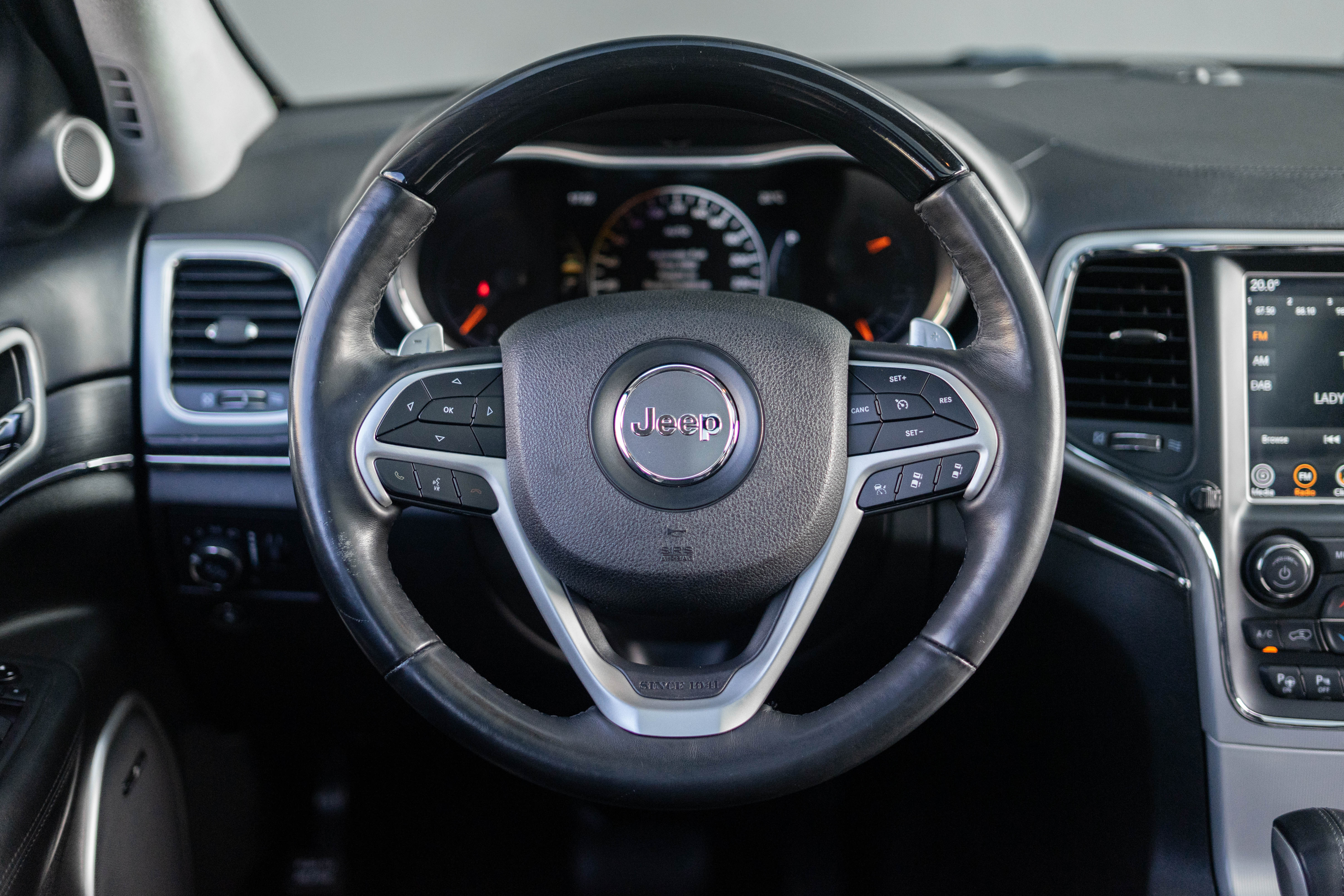 Car image 13